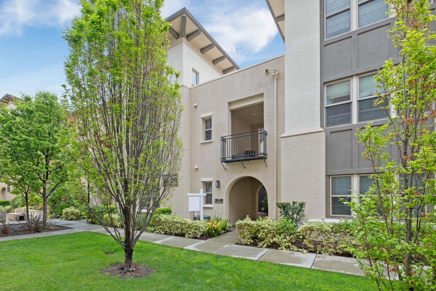 Detail Gallery Image 6 of 61 For 1071 Dewberry Pl #102,  San Jose,  CA 95131 - 3 Beds | 2/1 Baths