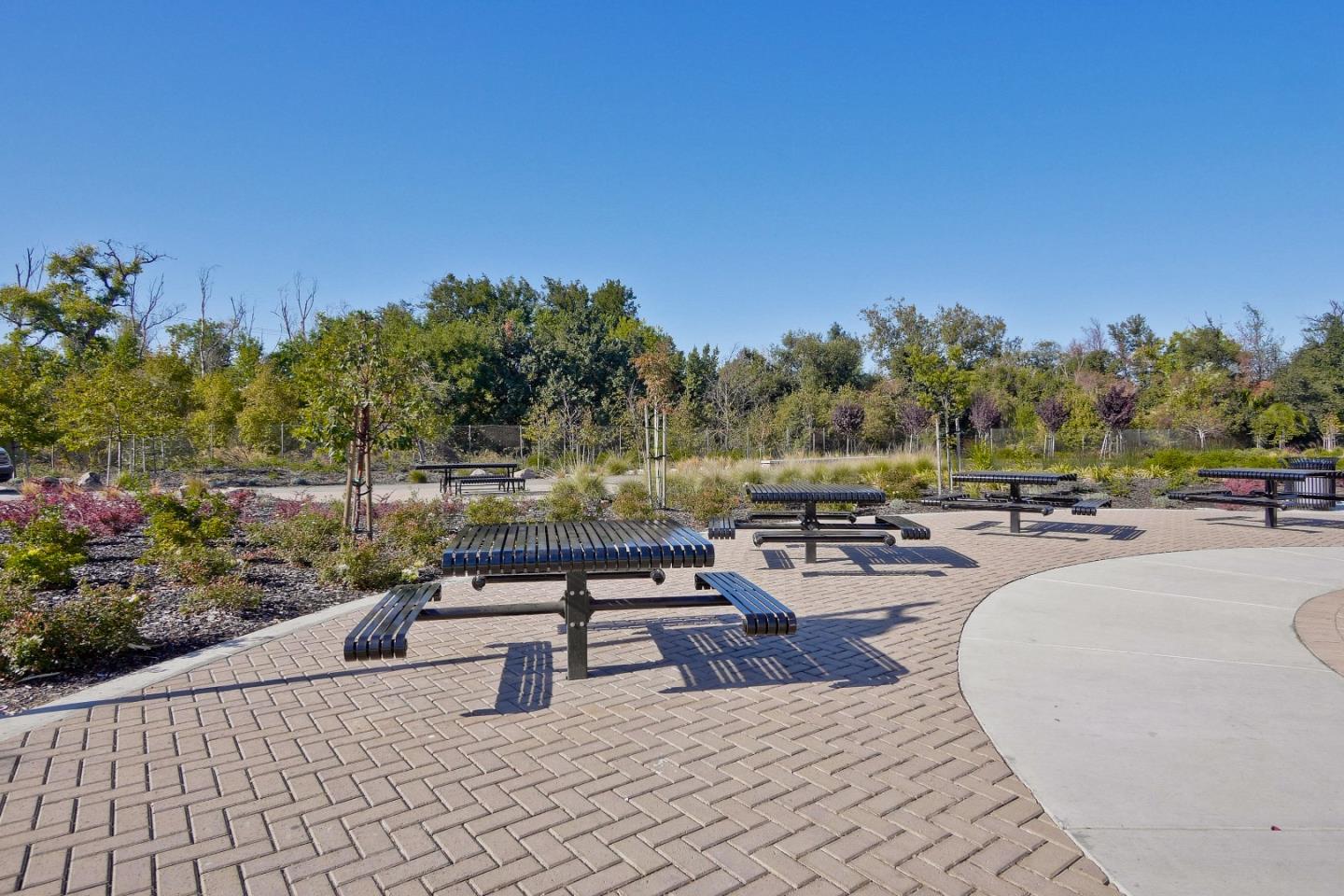 Detail Gallery Image 60 of 61 For 1071 Dewberry Pl #102,  San Jose,  CA 95131 - 3 Beds | 2/1 Baths