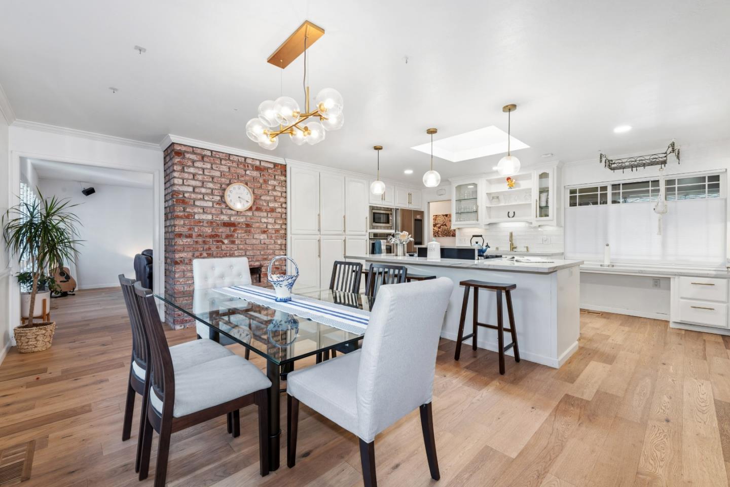 Detail Gallery Image 7 of 24 For 5270 Alan Ave, San Jose,  CA 95124 - 4 Beds | 2/1 Baths