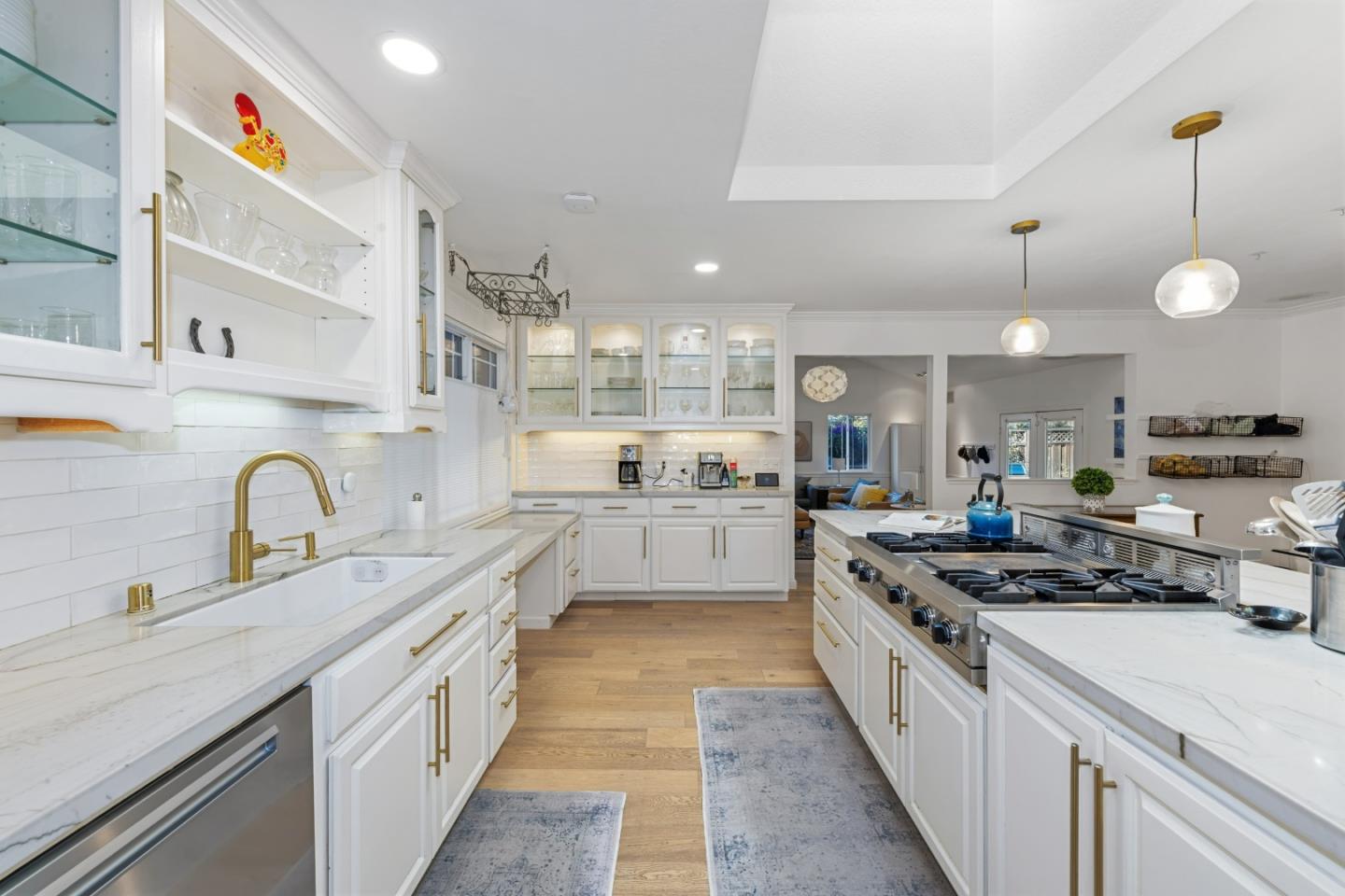 Detail Gallery Image 8 of 24 For 5270 Alan Ave, San Jose,  CA 95124 - 4 Beds | 2/1 Baths