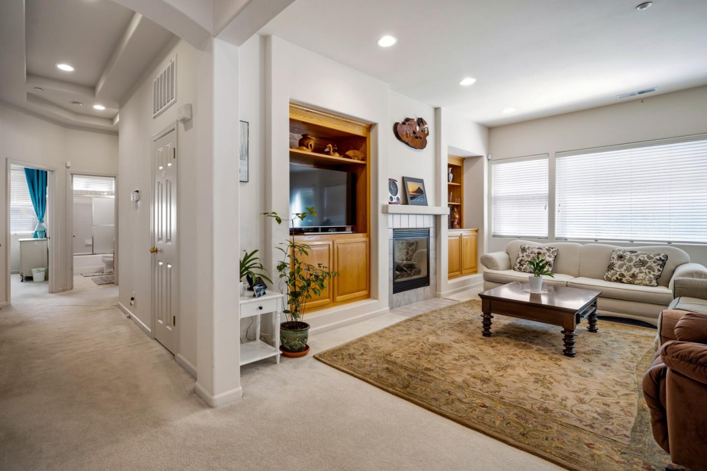 Detail Gallery Image 10 of 39 For 510 Wimbledon Ave, Salinas,  CA 93906 - 3 Beds | 2 Baths