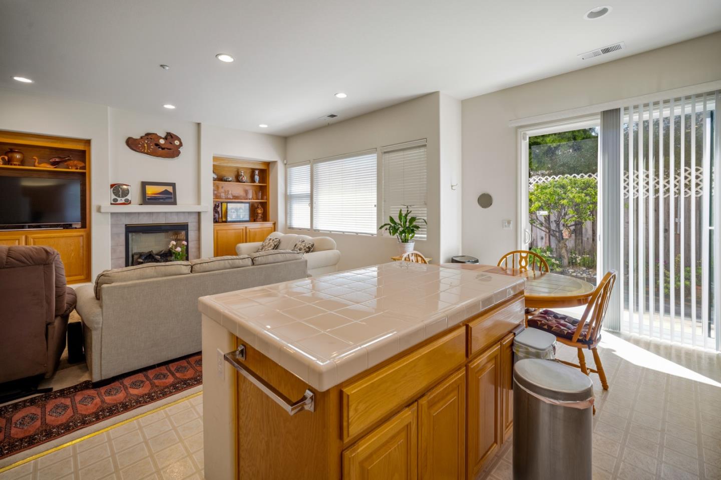 Detail Gallery Image 16 of 39 For 510 Wimbledon Ave, Salinas,  CA 93906 - 3 Beds | 2 Baths