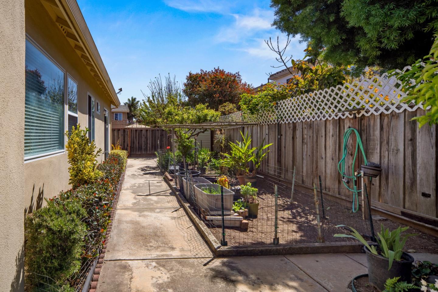 Detail Gallery Image 19 of 39 For 510 Wimbledon Ave, Salinas,  CA 93906 - 3 Beds | 2 Baths