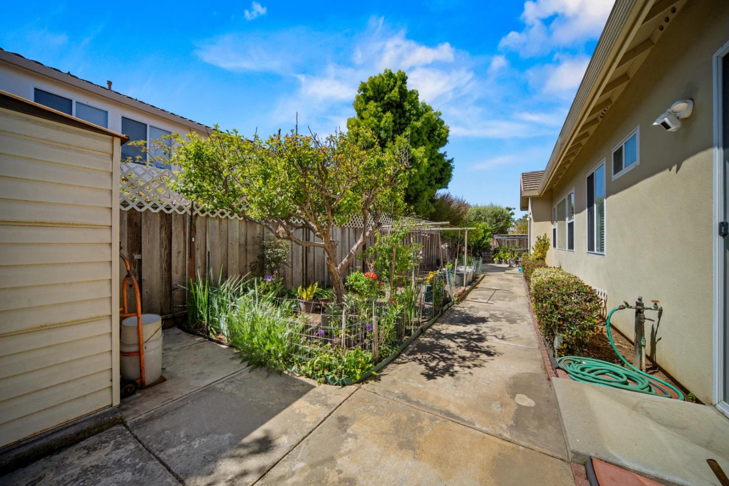 Detail Gallery Image 22 of 39 For 510 Wimbledon Ave, Salinas,  CA 93906 - 3 Beds | 2 Baths