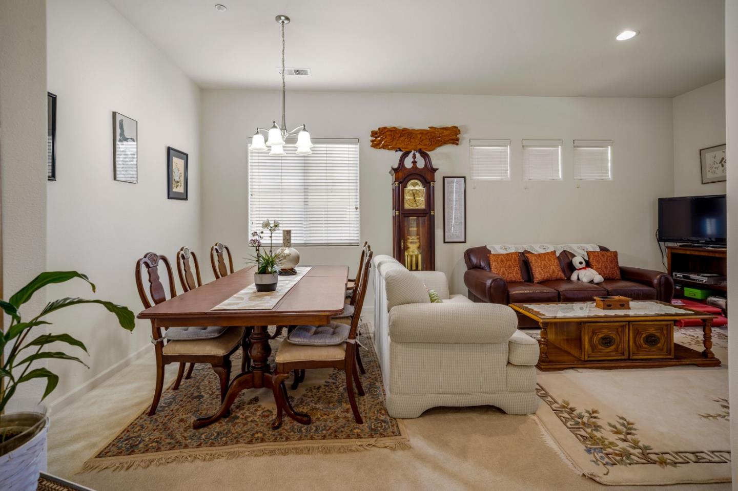 Detail Gallery Image 9 of 39 For 510 Wimbledon Ave, Salinas,  CA 93906 - 3 Beds | 2 Baths