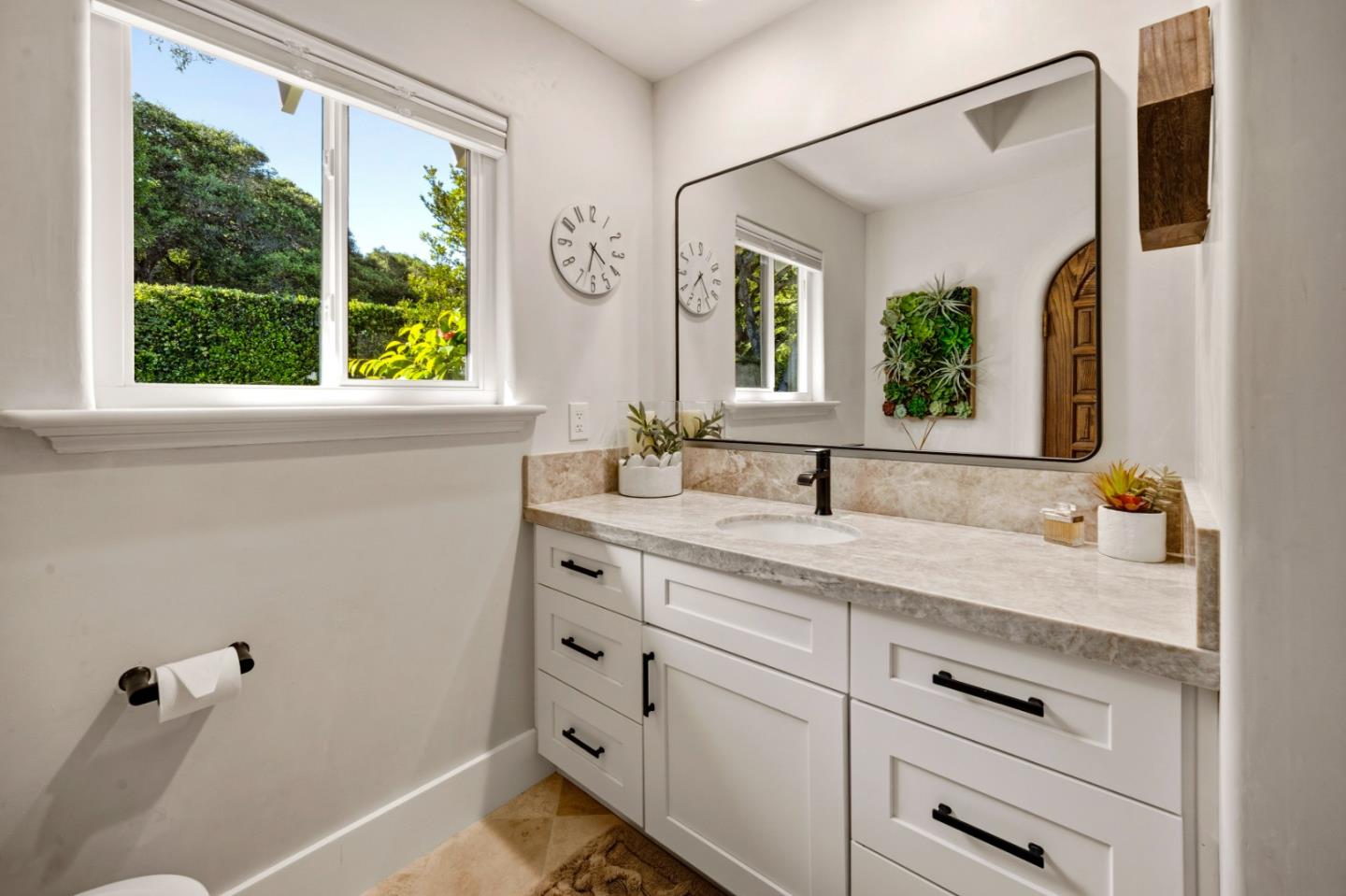 Detail Gallery Image 14 of 29 For 13810 Vista Dorada, Salinas,  CA 93908 - 3 Beds | 2 Baths