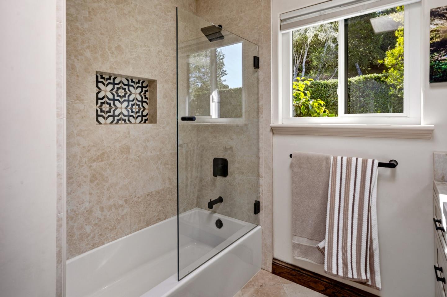 Detail Gallery Image 19 of 29 For 13810 Vista Dorada, Salinas,  CA 93908 - 3 Beds | 2 Baths