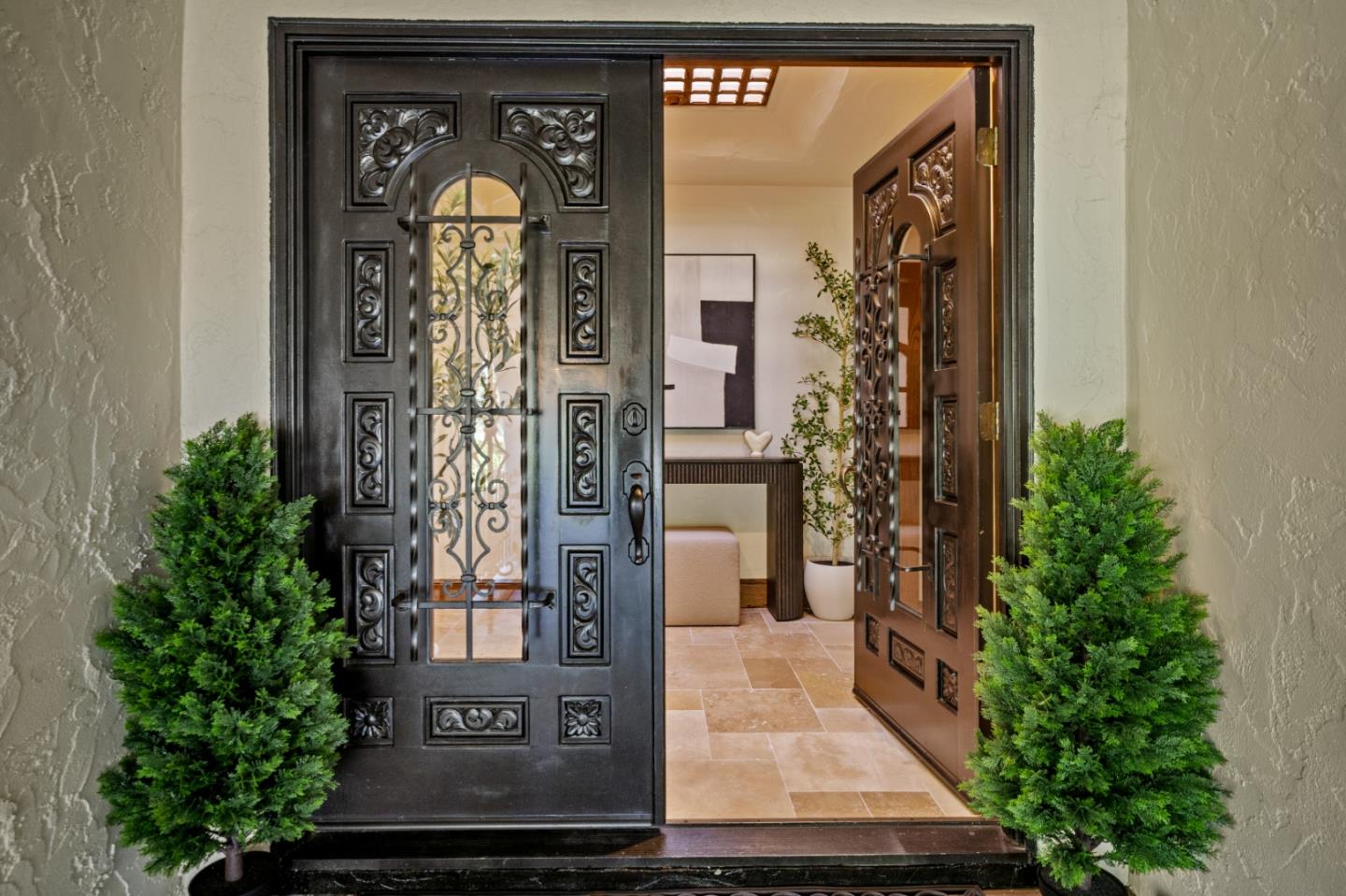 Detail Gallery Image 2 of 29 For 13810 Vista Dorada, Salinas,  CA 93908 - 3 Beds | 2 Baths