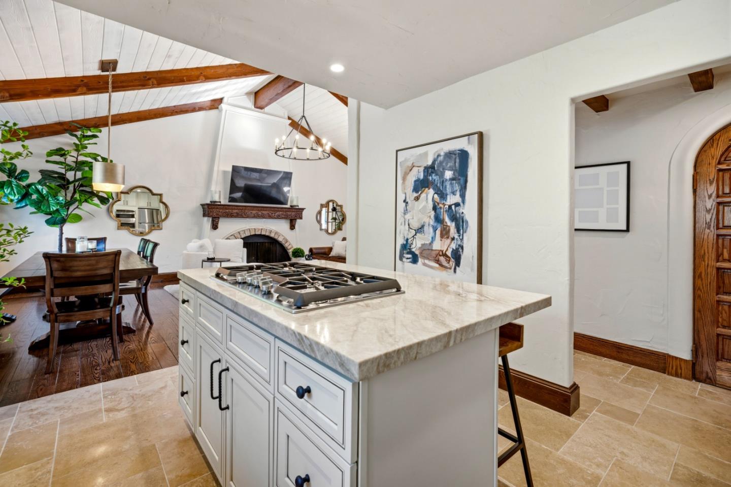 Detail Gallery Image 5 of 29 For 13810 Vista Dorada, Salinas,  CA 93908 - 3 Beds | 2 Baths