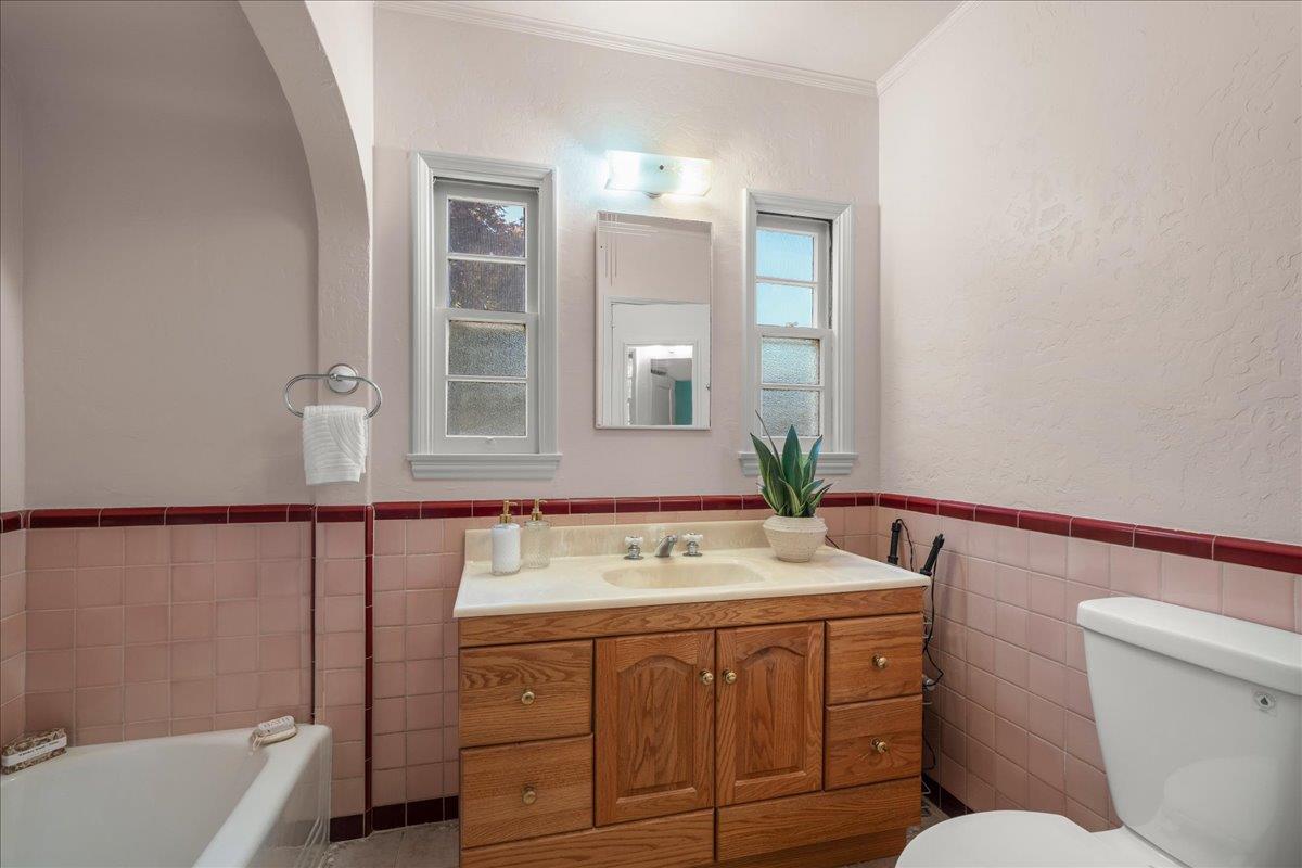 Detail Gallery Image 14 of 29 For 1068 Merle Ave, San Jose,  CA 95125 - 3 Beds | 2 Baths