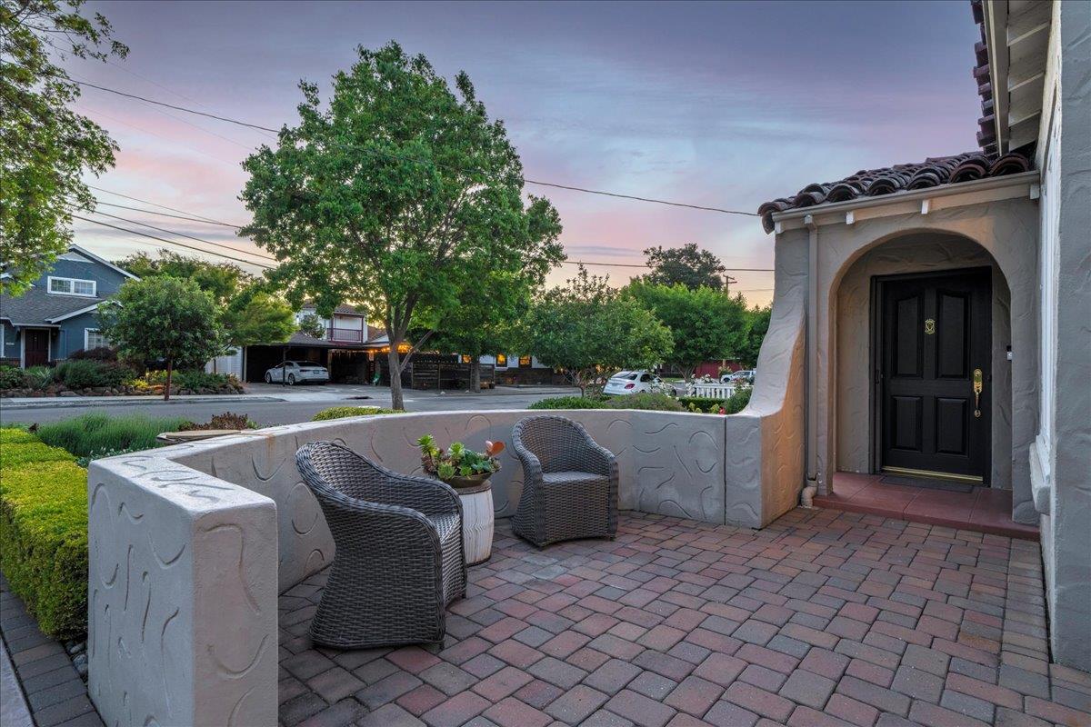 Detail Gallery Image 2 of 29 For 1068 Merle Ave, San Jose,  CA 95125 - 3 Beds | 2 Baths