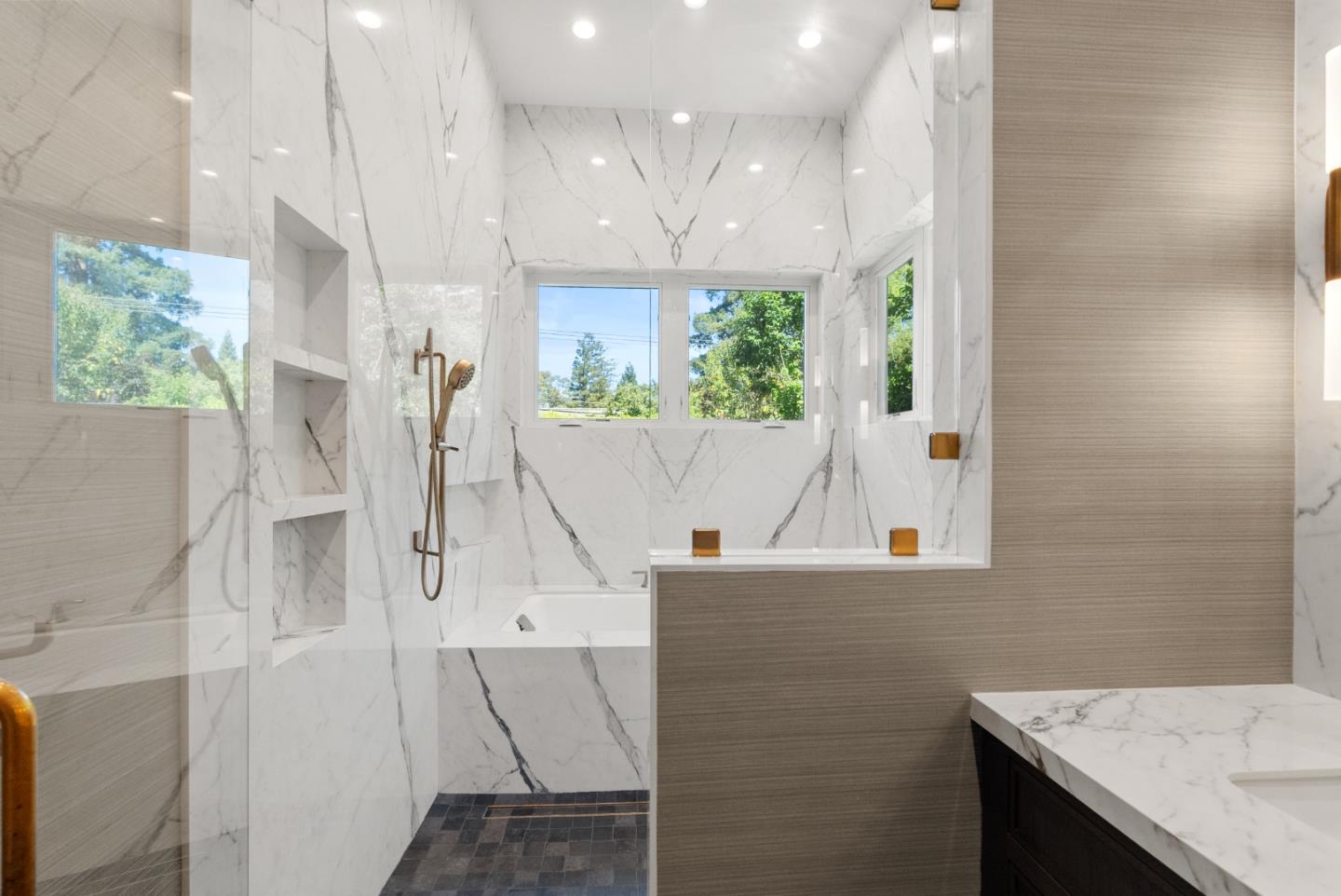 Detail Gallery Image 31 of 48 For 430 Hillsborough Blvd, San Mateo,  CA 94402 - 4 Beds | 3/1 Baths