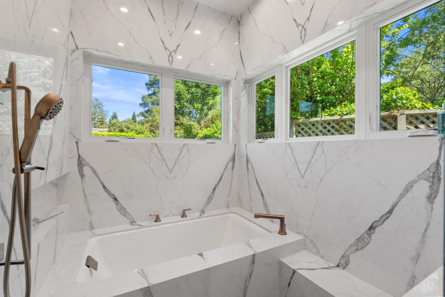 Detail Gallery Image 32 of 48 For 430 Hillsborough Blvd, San Mateo,  CA 94402 - 4 Beds | 3/1 Baths