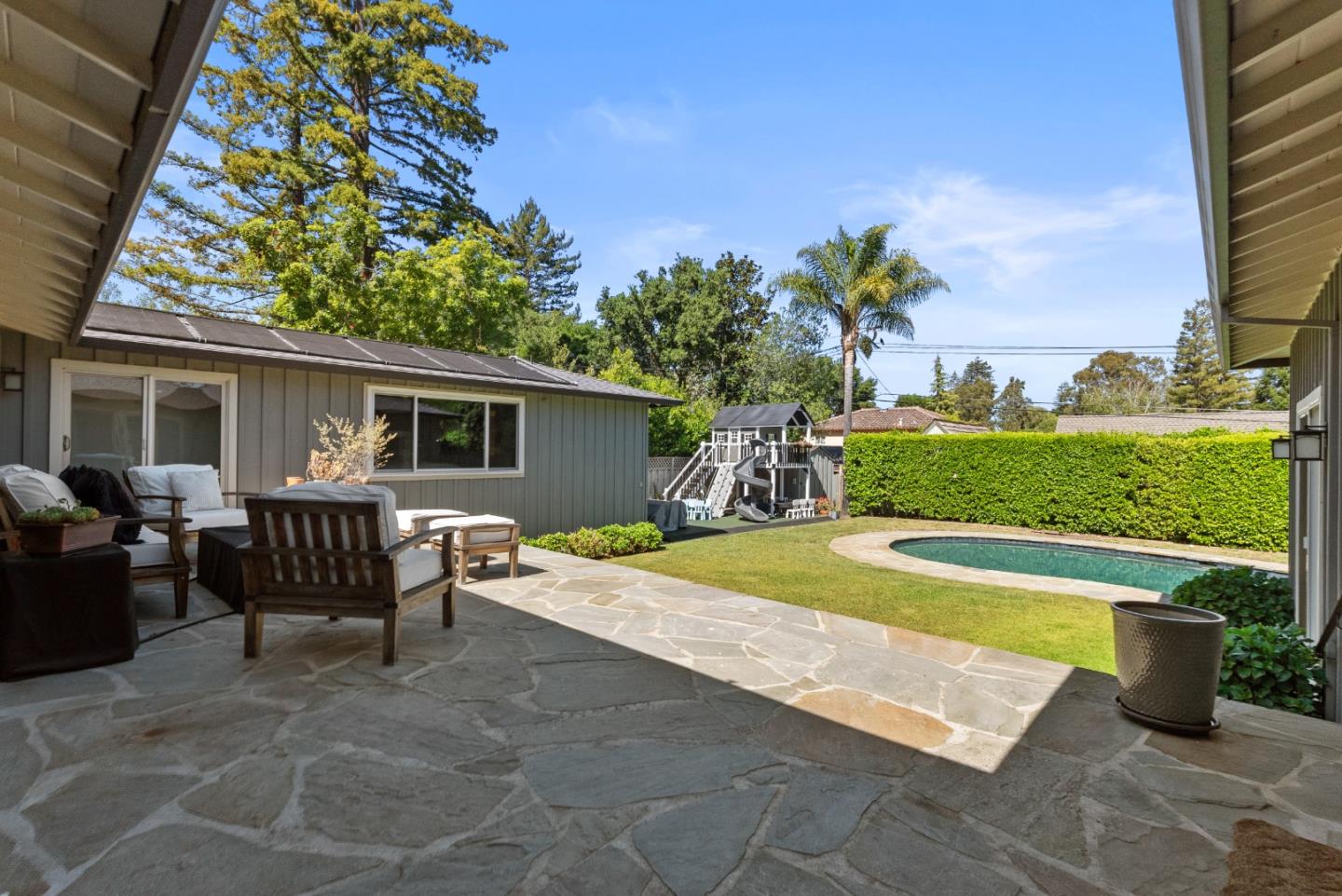 Detail Gallery Image 33 of 48 For 430 Hillsborough Blvd, San Mateo,  CA 94402 - 4 Beds | 3/1 Baths