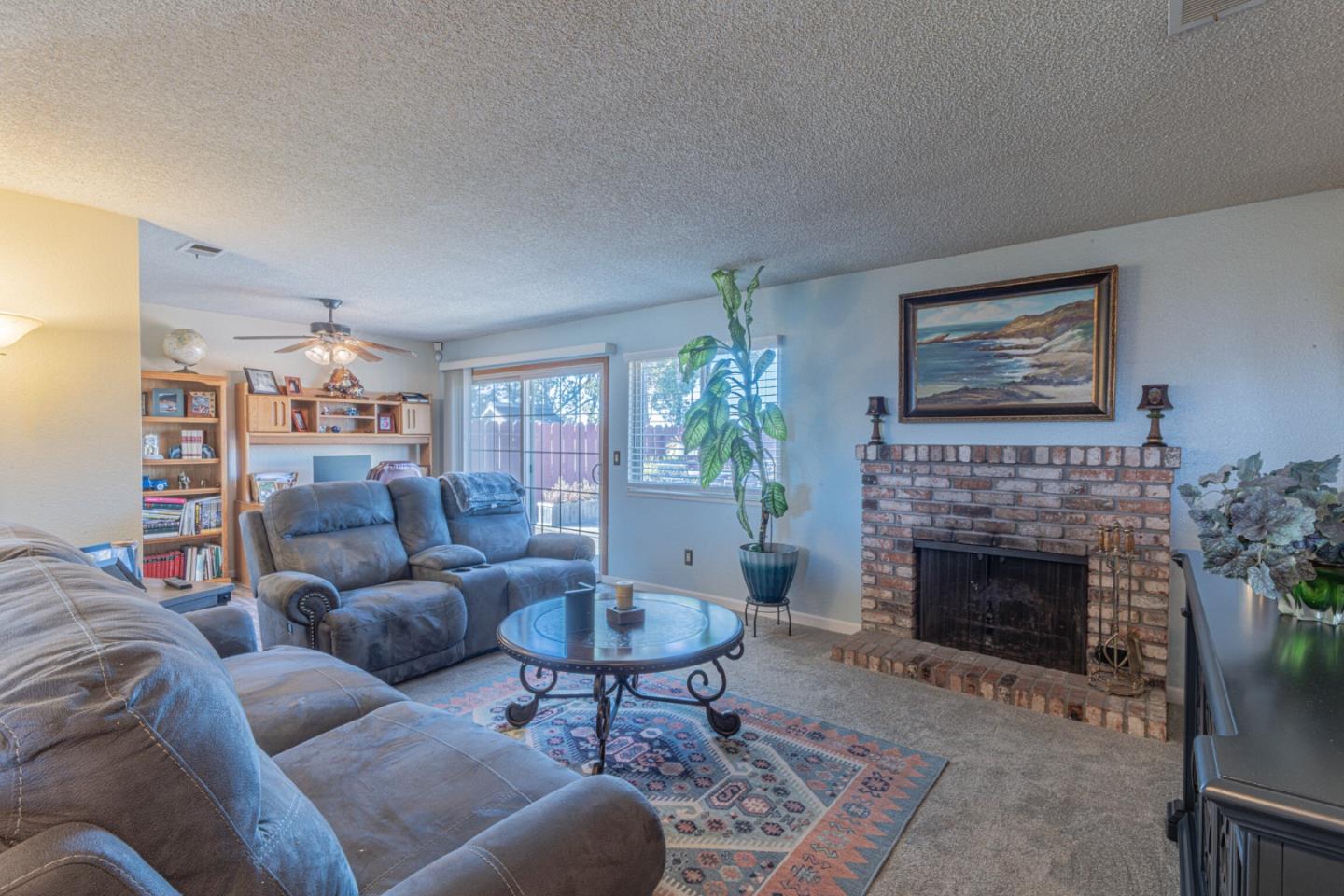 Detail Gallery Image 2 of 9 For 12931 Arthur St, Salinas,  CA 93906 - 3 Beds | 2 Baths