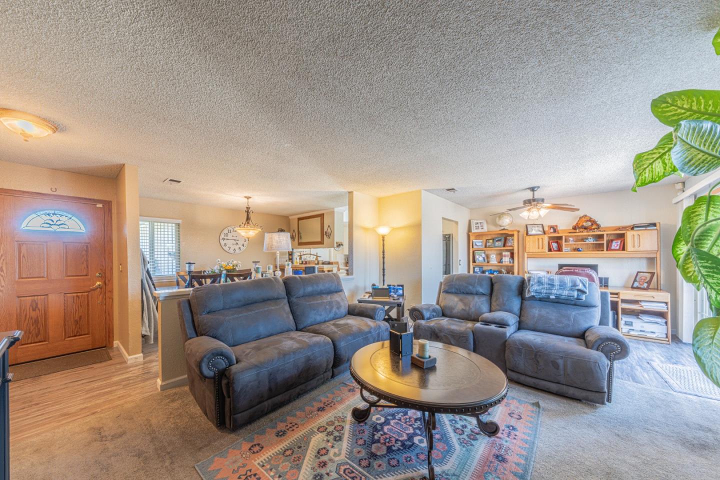 Detail Gallery Image 3 of 9 For 12931 Arthur St, Salinas,  CA 93906 - 3 Beds | 2 Baths