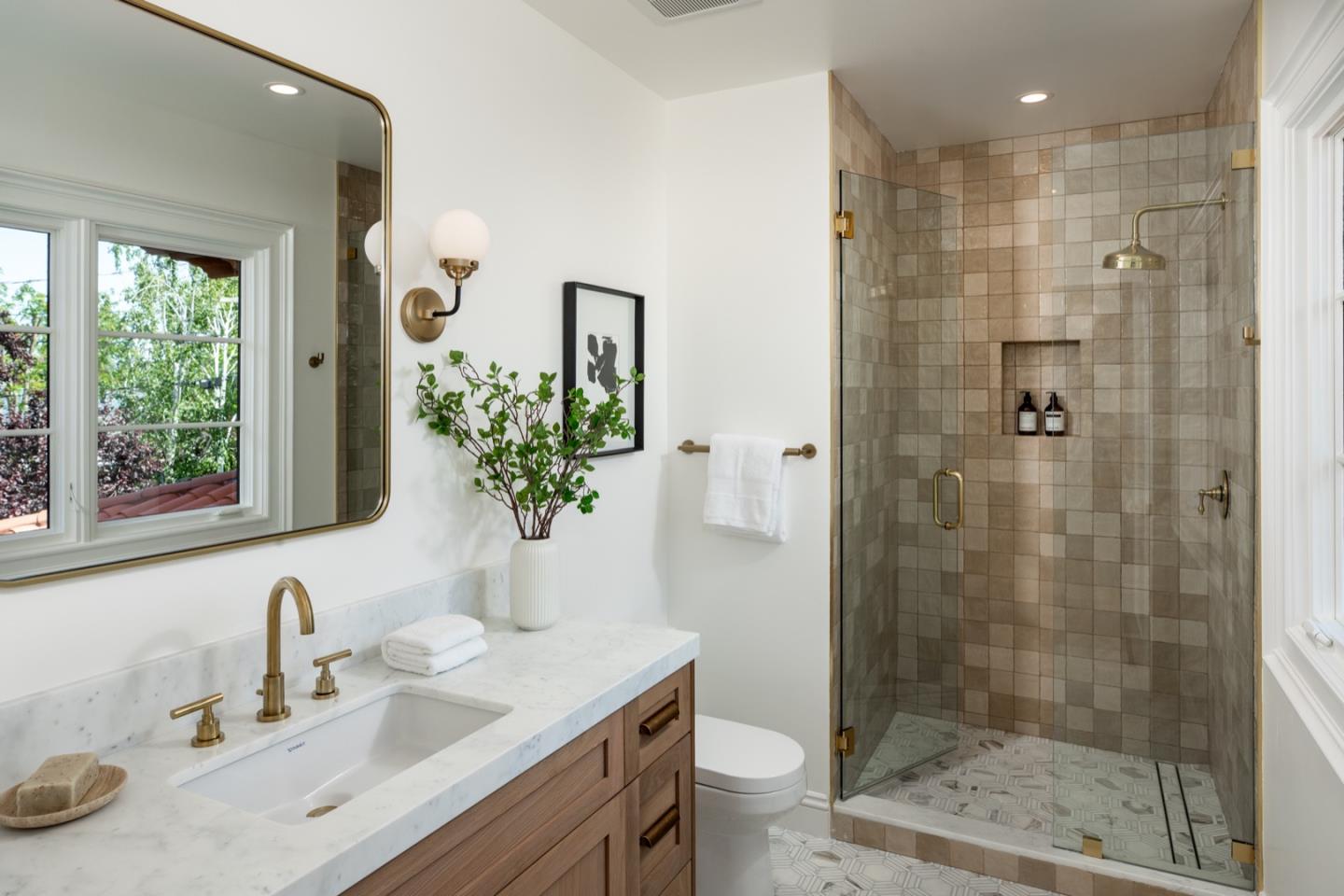 Detail Gallery Image 15 of 21 For 2034 Washington Ave, Redwood City,  CA 94061 - 4 Beds | 4 Baths