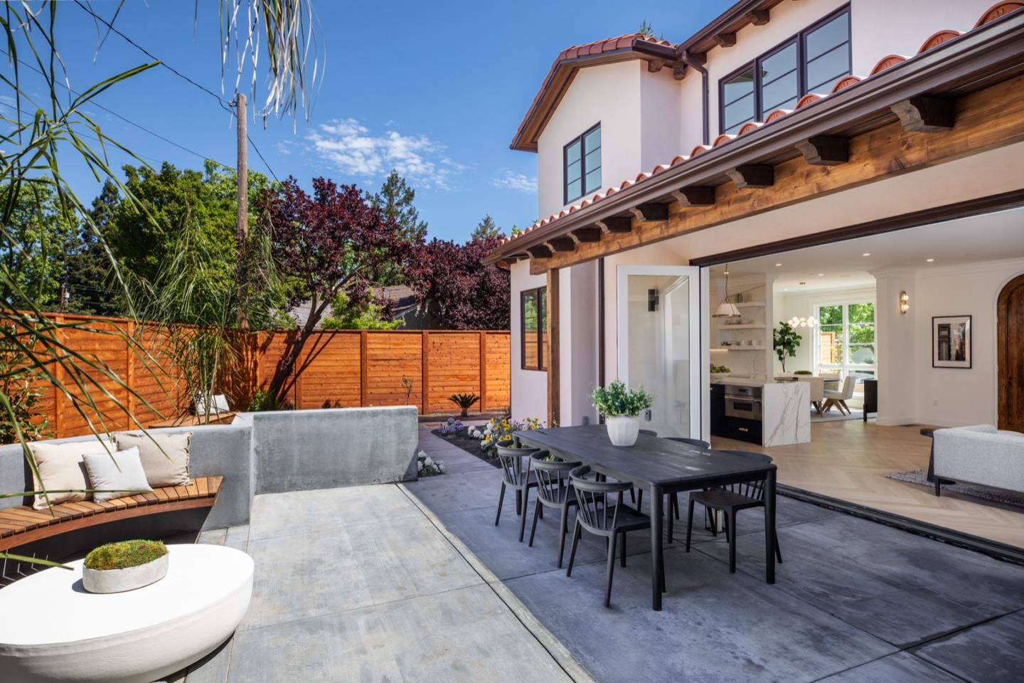 Detail Gallery Image 18 of 21 For 2034 Washington Ave, Redwood City,  CA 94061 - 4 Beds | 4 Baths