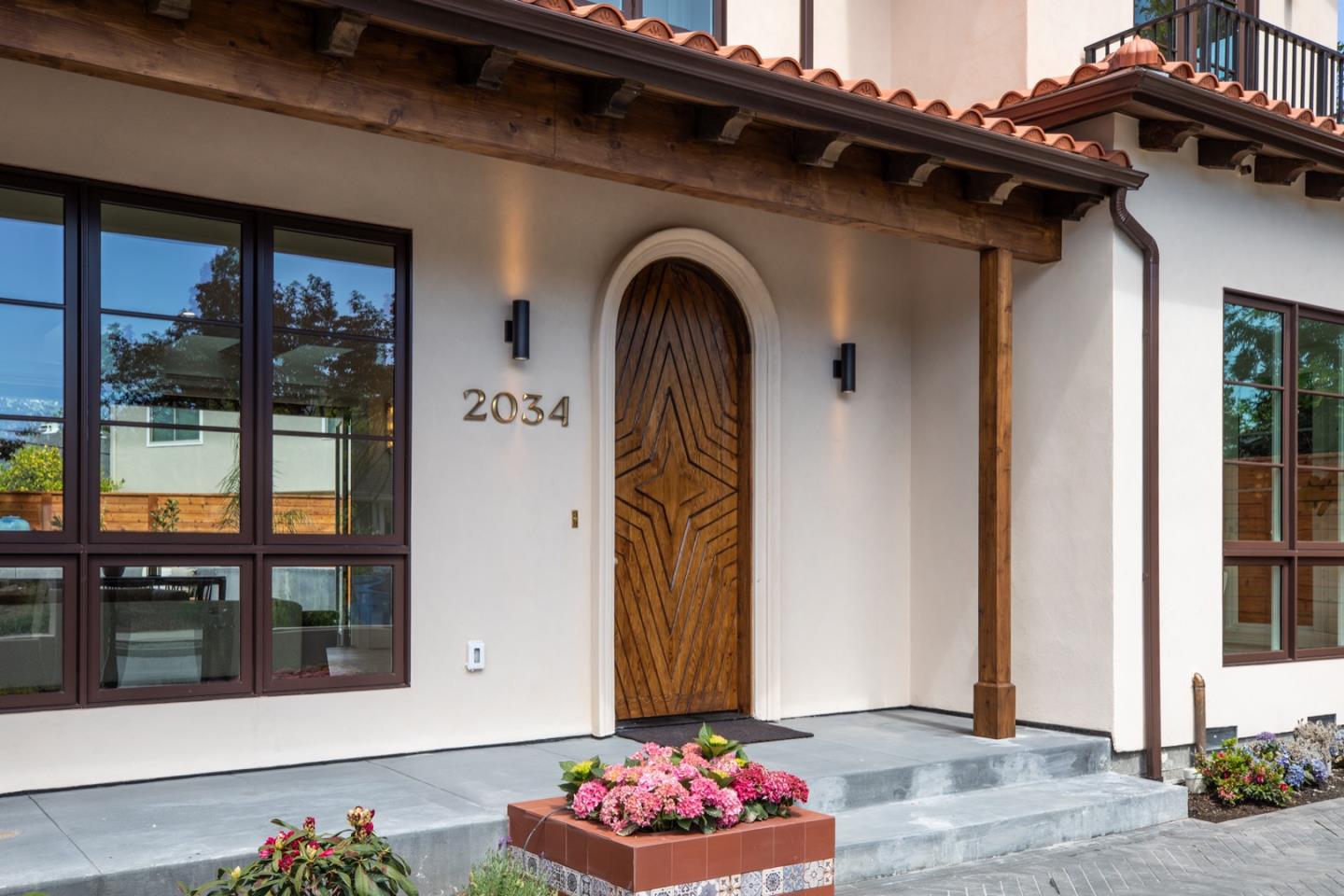 Detail Gallery Image 2 of 21 For 2034 Washington Ave, Redwood City,  CA 94061 - 4 Beds | 4 Baths