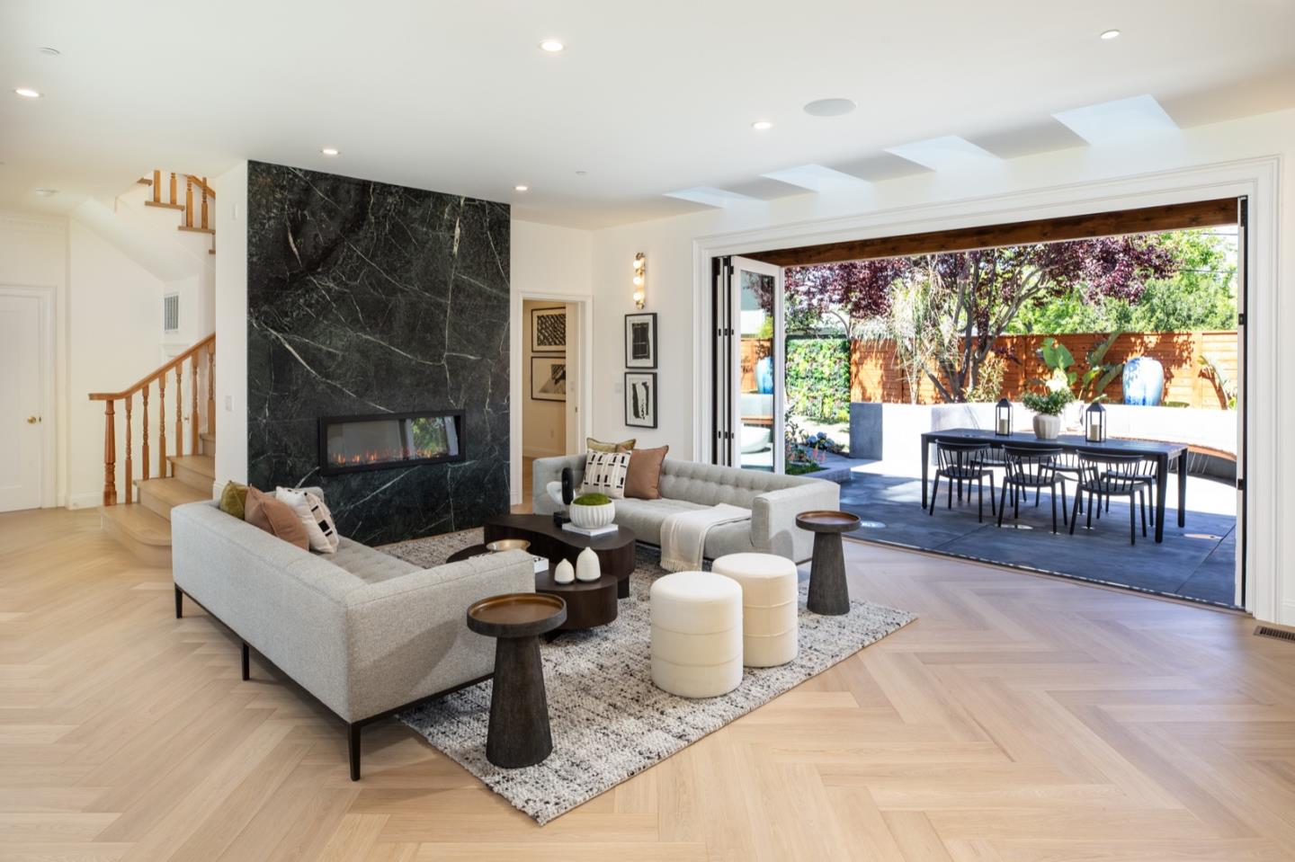 Detail Gallery Image 3 of 21 For 2034 Washington Ave, Redwood City,  CA 94061 - 4 Beds | 4 Baths