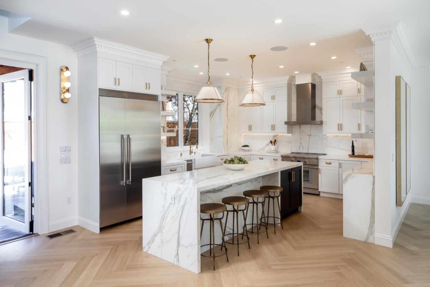 Detail Gallery Image 5 of 21 For 2034 Washington Ave, Redwood City,  CA 94061 - 4 Beds | 4 Baths