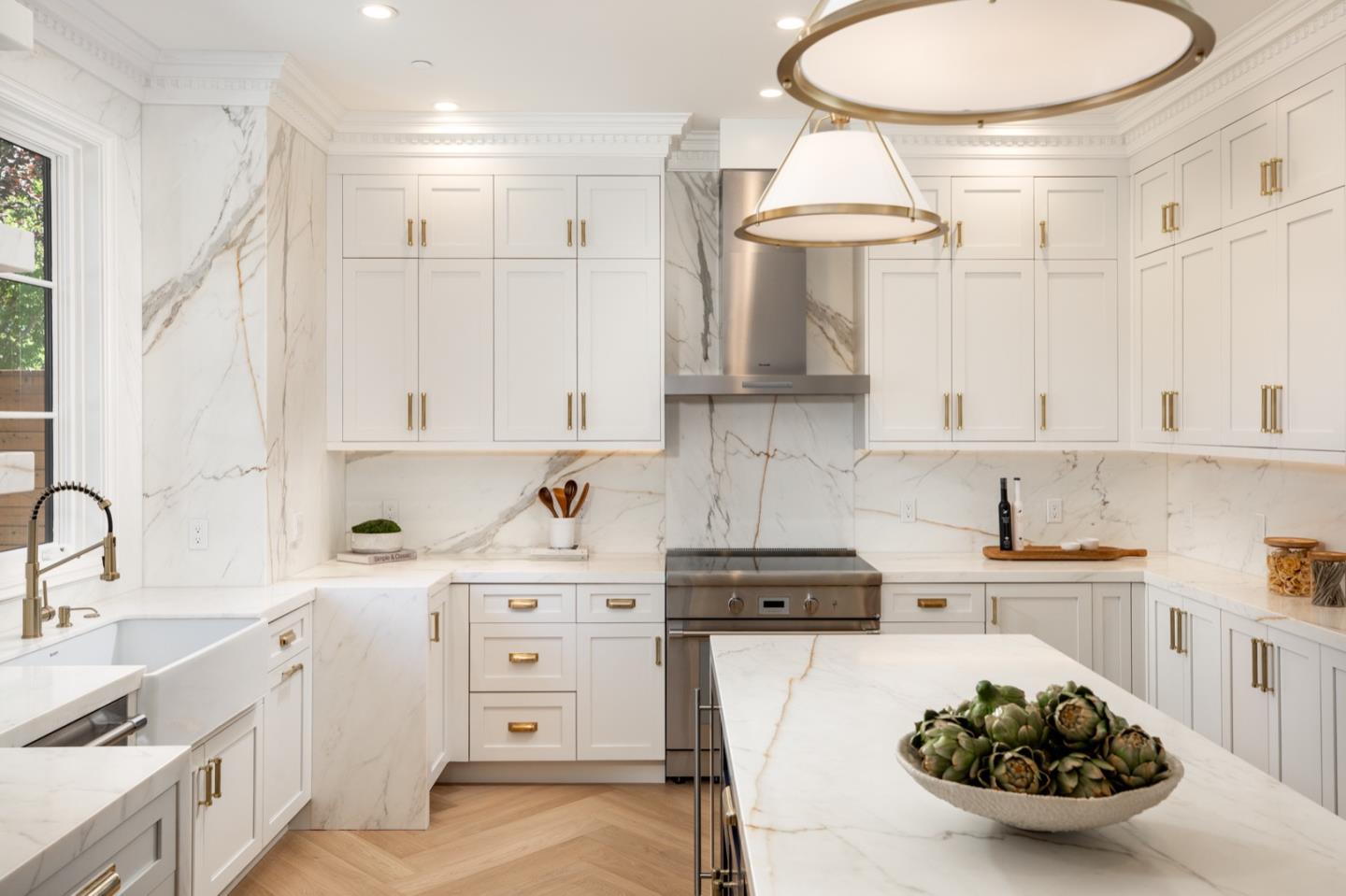 Detail Gallery Image 7 of 21 For 2034 Washington Ave, Redwood City,  CA 94061 - 4 Beds | 4 Baths