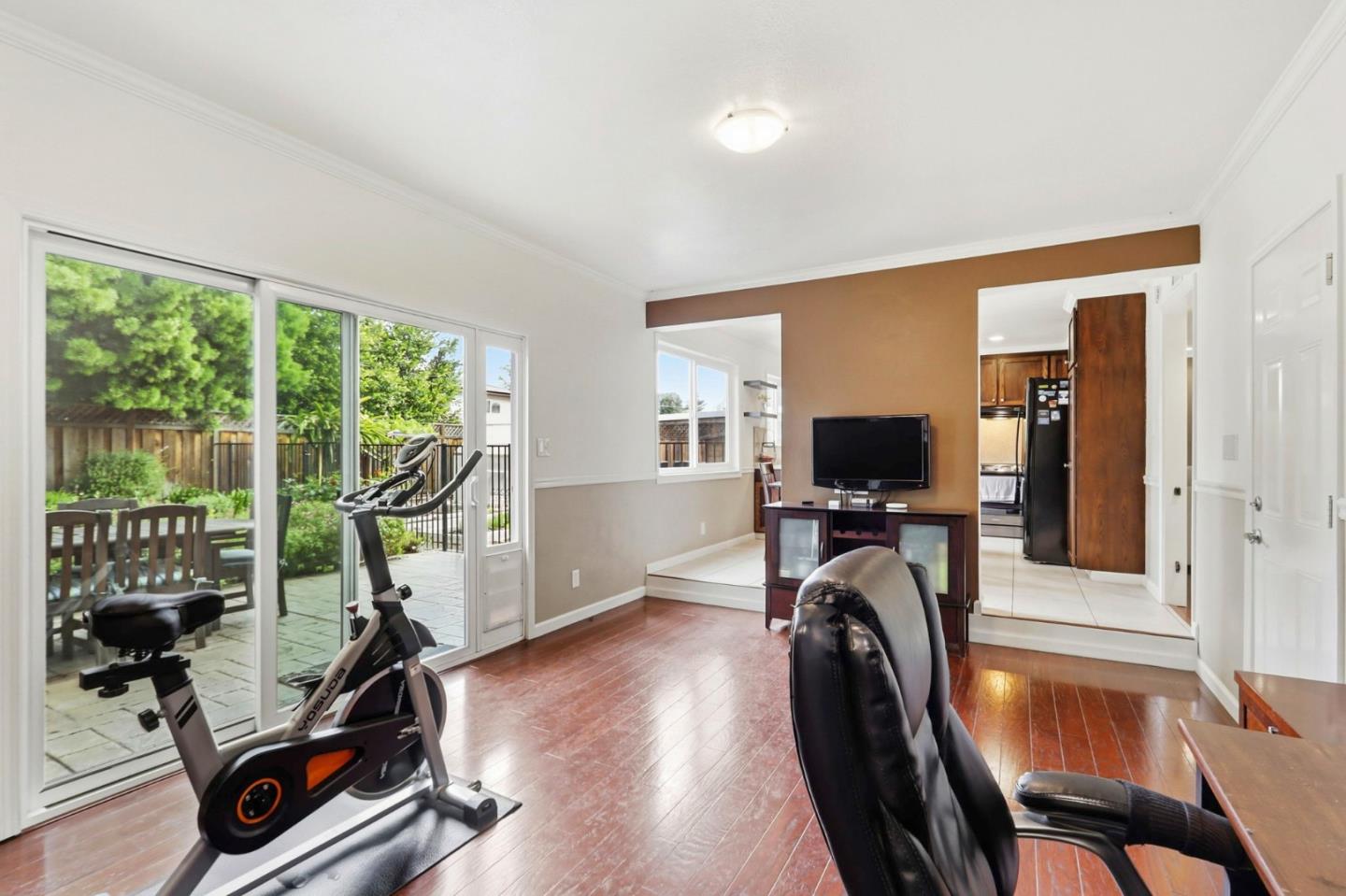 Detail Gallery Image 11 of 27 For 4029 Ross Park Dr, San Jose,  CA 95118 - 4 Beds | 2/1 Baths