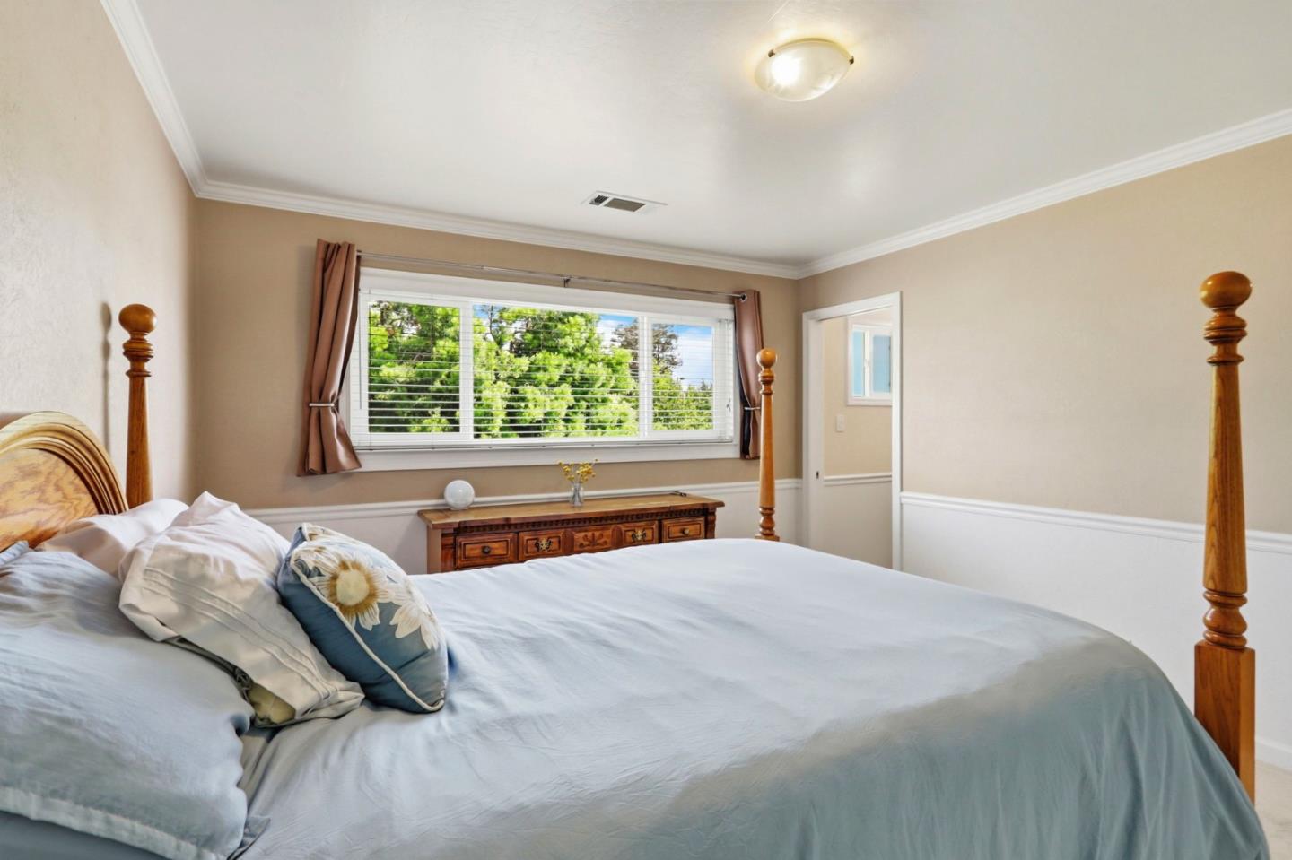 Detail Gallery Image 15 of 27 For 4029 Ross Park Dr, San Jose,  CA 95118 - 4 Beds | 2/1 Baths