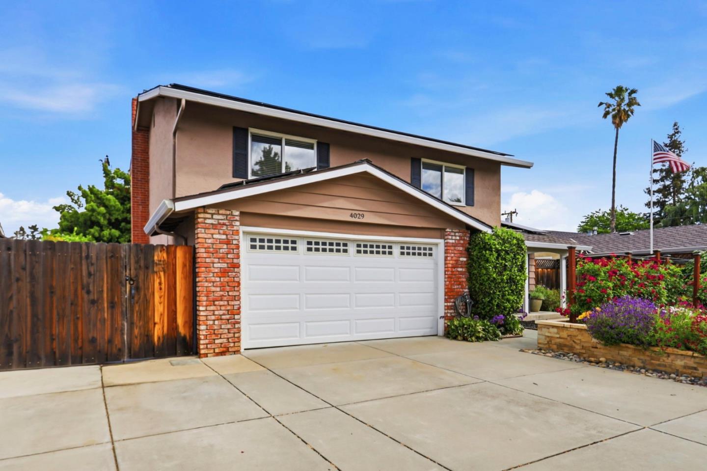 Detail Gallery Image 2 of 27 For 4029 Ross Park Dr, San Jose,  CA 95118 - 4 Beds | 2/1 Baths