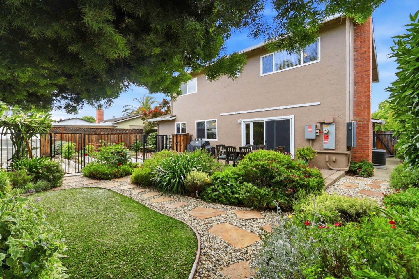 Detail Gallery Image 23 of 27 For 4029 Ross Park Dr, San Jose,  CA 95118 - 4 Beds | 2/1 Baths