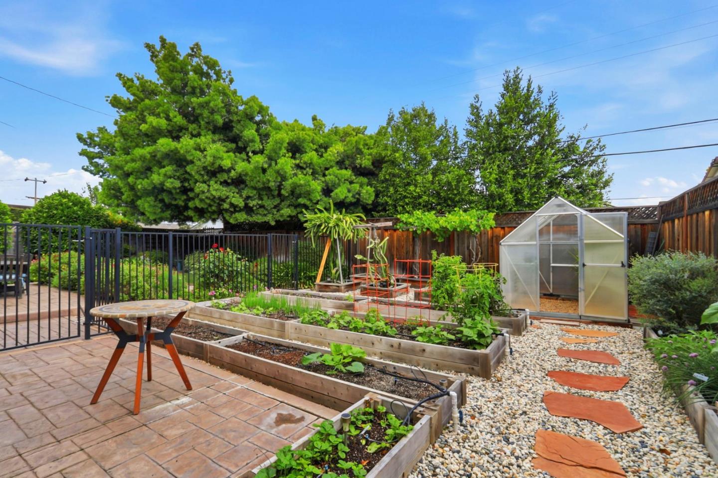 Detail Gallery Image 24 of 27 For 4029 Ross Park Dr, San Jose,  CA 95118 - 4 Beds | 2/1 Baths