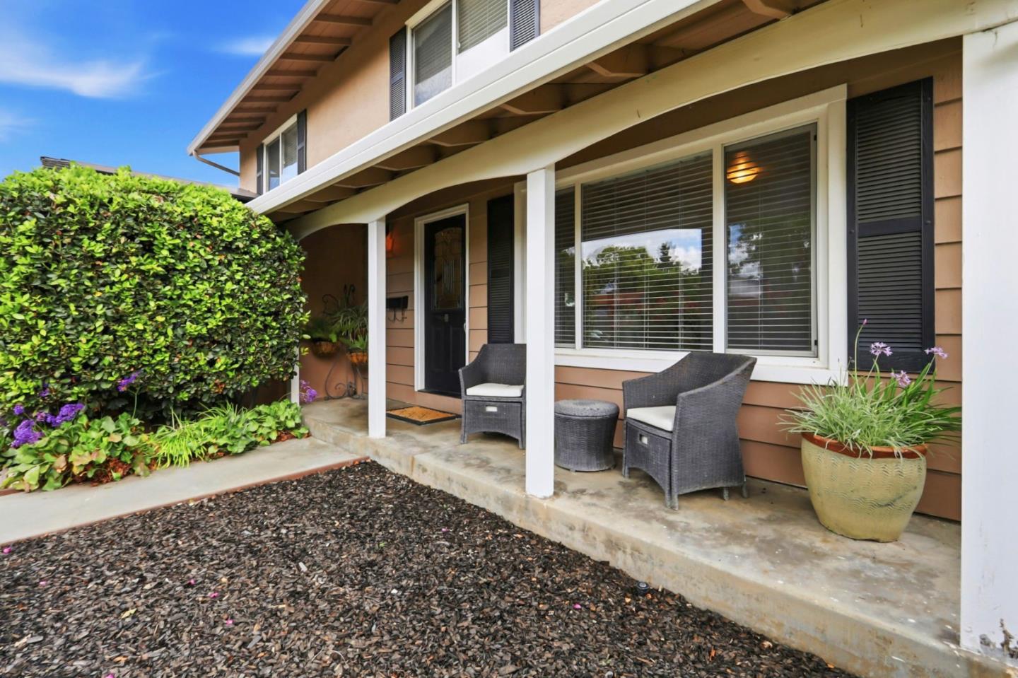 Detail Gallery Image 4 of 27 For 4029 Ross Park Dr, San Jose,  CA 95118 - 4 Beds | 2/1 Baths