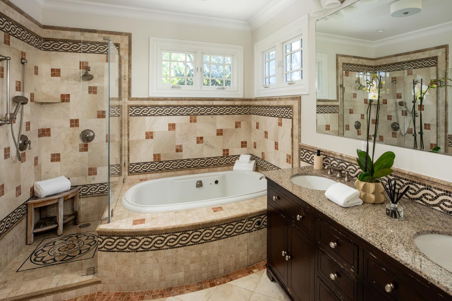 Detail Gallery Image 13 of 19 For 112 Wildwood Ave, San Carlos,  CA 94070 - 4 Beds | 3/1 Baths