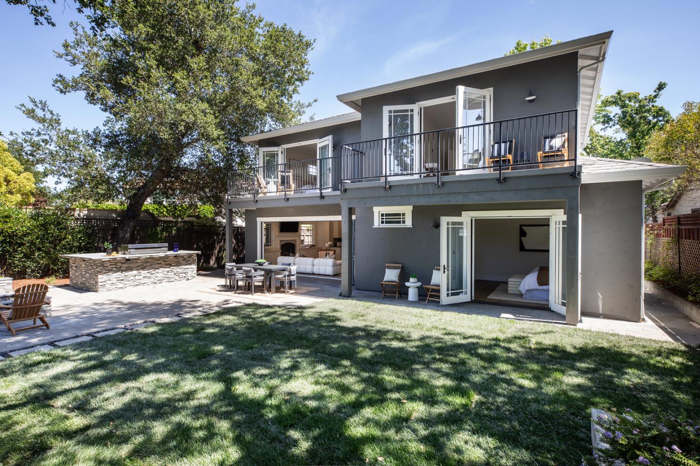 Detail Gallery Image 18 of 19 For 112 Wildwood Ave, San Carlos,  CA 94070 - 4 Beds | 3/1 Baths