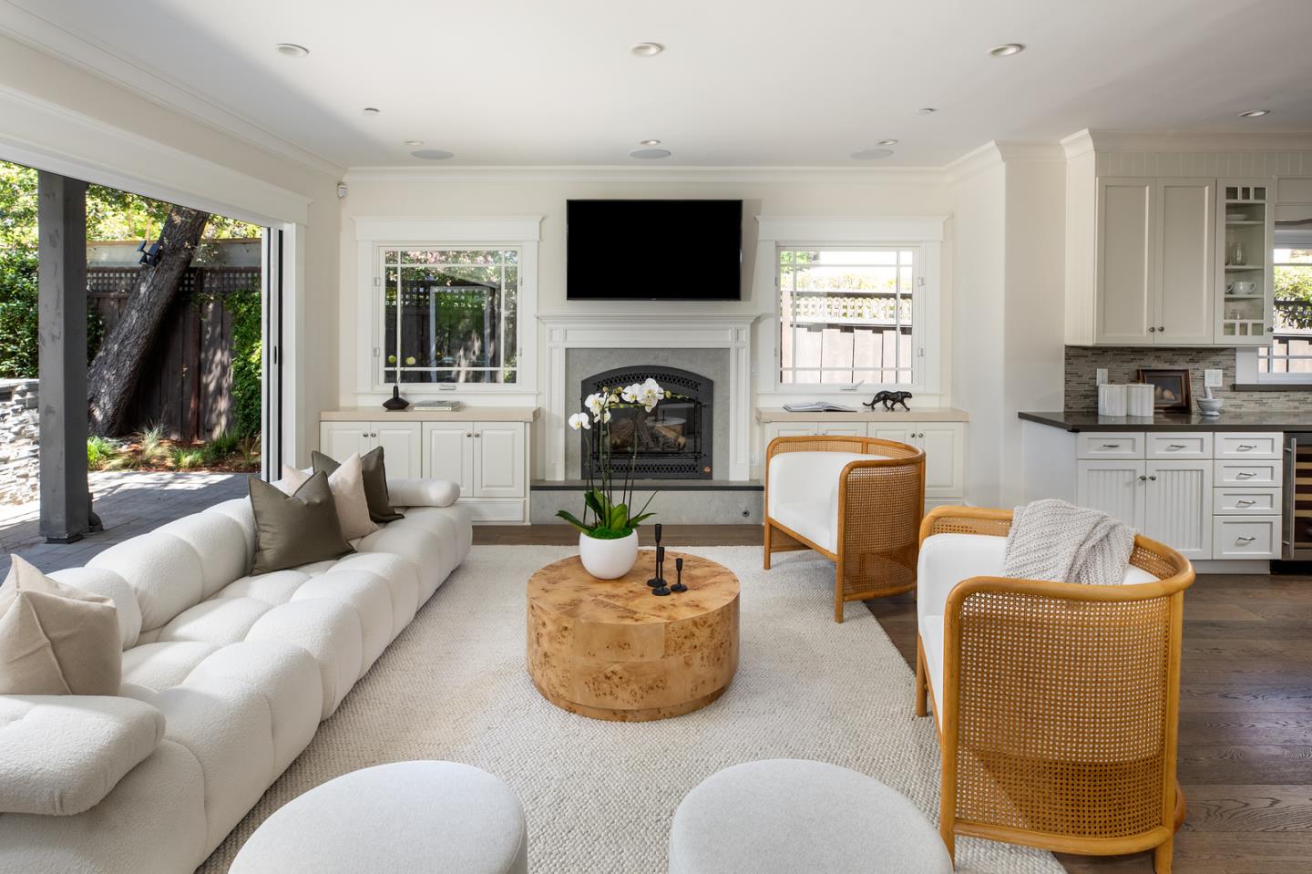 Detail Gallery Image 8 of 19 For 112 Wildwood Ave, San Carlos,  CA 94070 - 4 Beds | 3/1 Baths