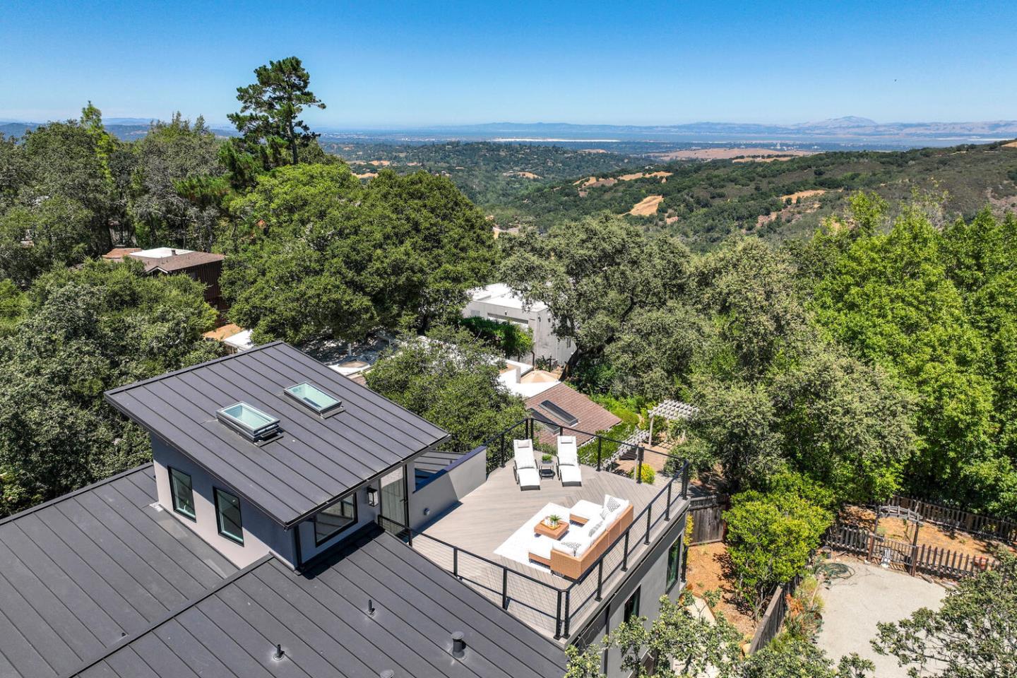 Detail Gallery Image 30 of 31 For 141 Lake Rd, Portola Valley,  CA 94028 - 4 Beds | 5 Baths