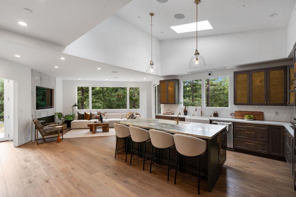 Detail Gallery Image 4 of 31 For 141 Lake Rd, Portola Valley,  CA 94028 - 4 Beds | 5 Baths