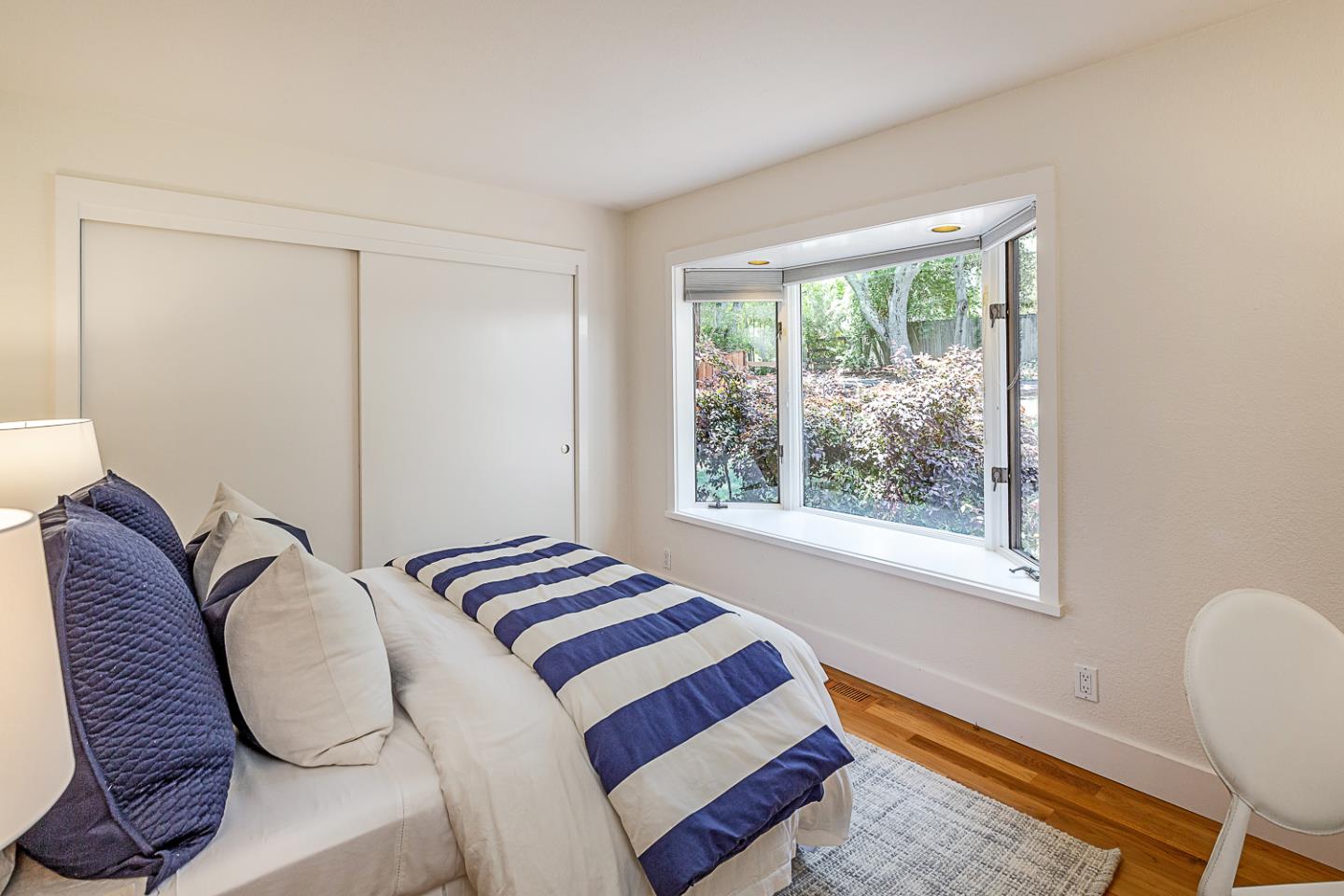 Detail Gallery Image 11 of 34 For 35 Neuman Ln, Woodside,  CA 94062 - 4 Beds | 4 Baths