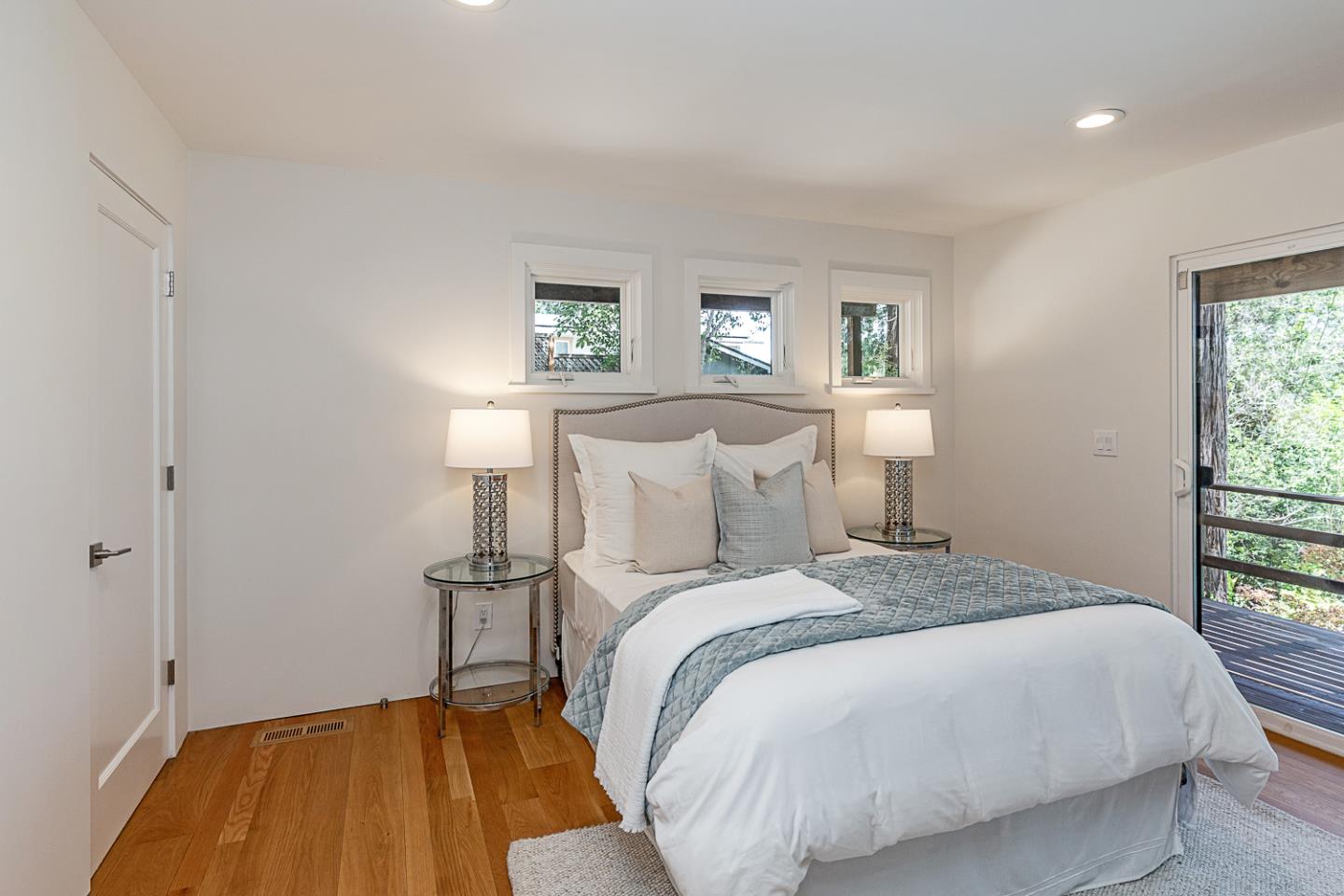 Detail Gallery Image 17 of 34 For 35 Neuman Ln, Woodside,  CA 94062 - 4 Beds | 4 Baths