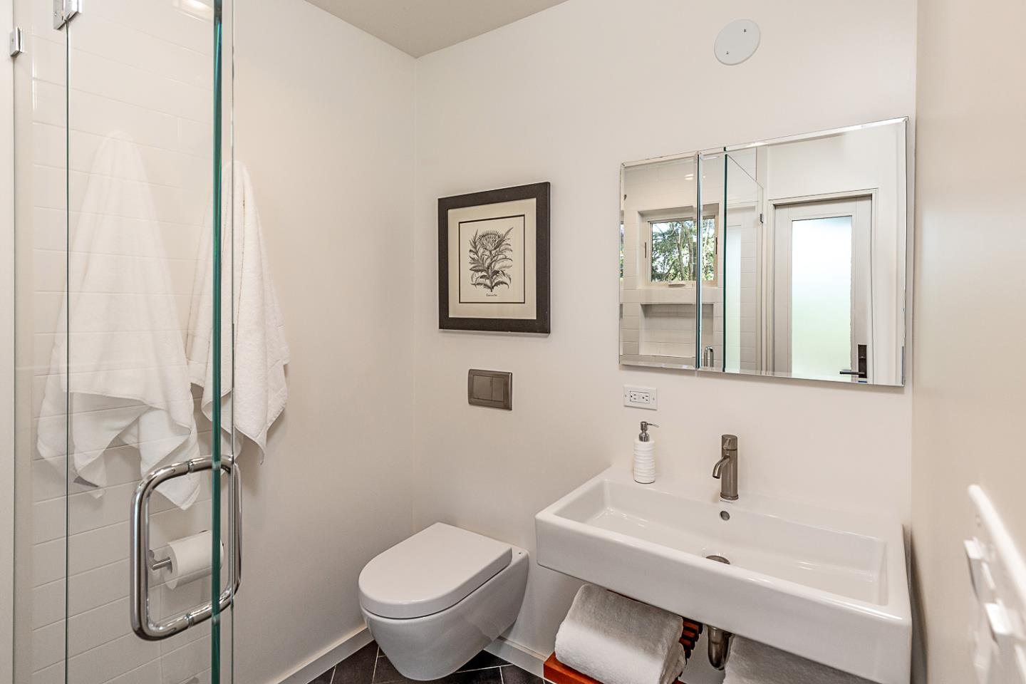 Detail Gallery Image 18 of 34 For 35 Neuman Ln, Woodside,  CA 94062 - 4 Beds | 4 Baths