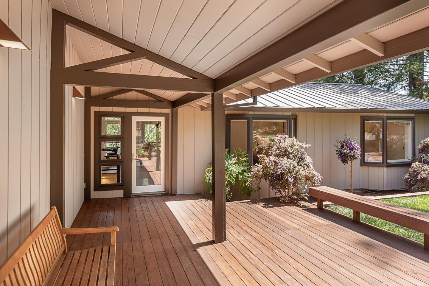 Detail Gallery Image 2 of 34 For 35 Neuman Ln, Woodside,  CA 94062 - 4 Beds | 4 Baths