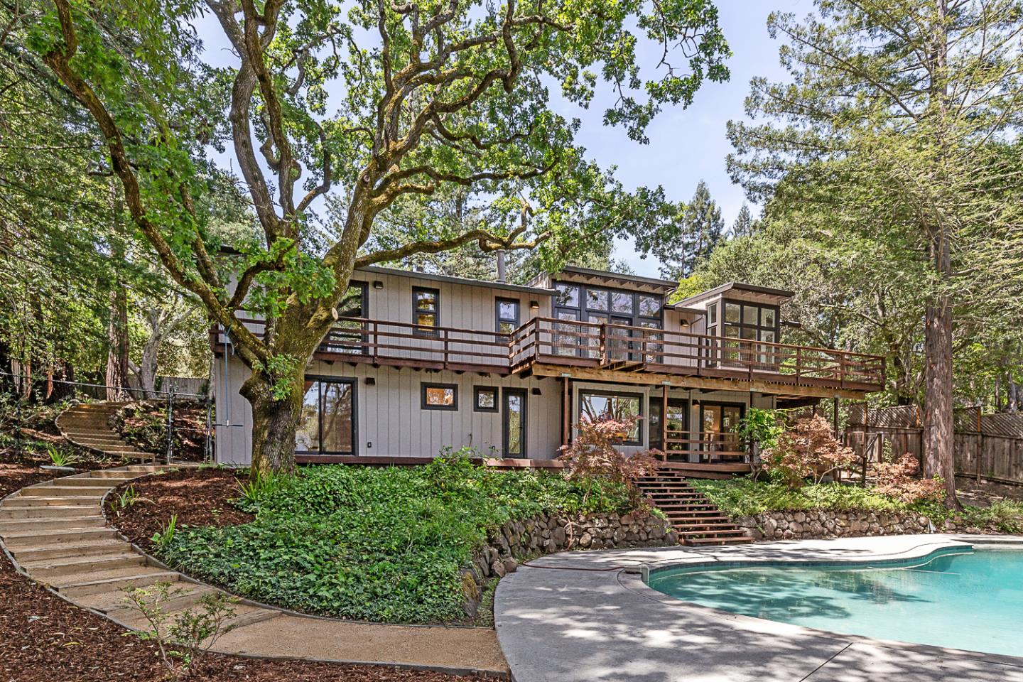 Detail Gallery Image 22 of 34 For 35 Neuman Ln, Woodside,  CA 94062 - 4 Beds | 4 Baths