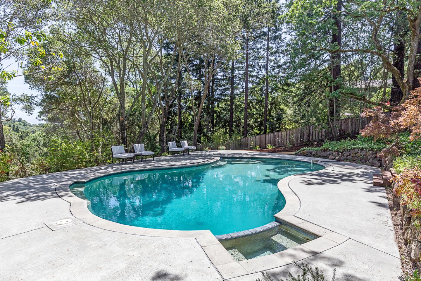 Detail Gallery Image 24 of 34 For 35 Neuman Ln, Woodside,  CA 94062 - 4 Beds | 4 Baths