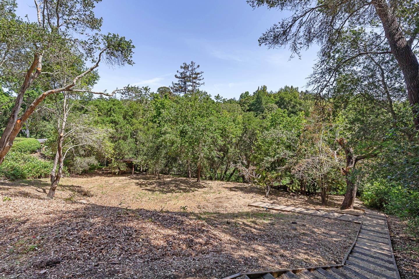 Detail Gallery Image 30 of 34 For 35 Neuman Ln, Woodside,  CA 94062 - 4 Beds | 4 Baths