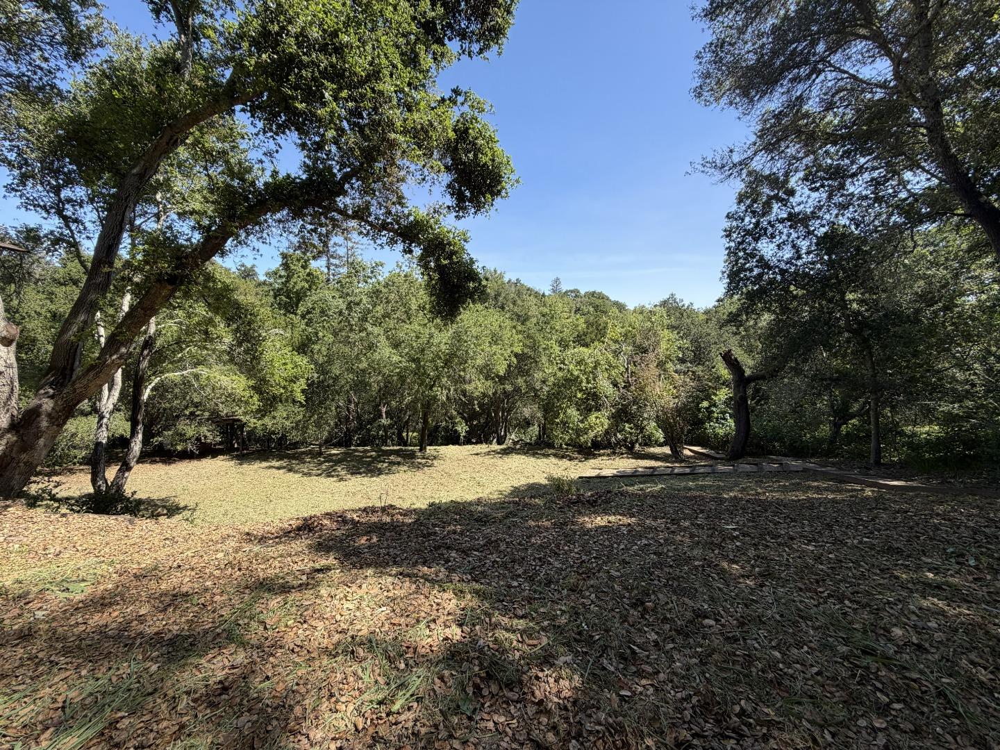 Detail Gallery Image 31 of 34 For 35 Neuman Ln, Woodside,  CA 94062 - 4 Beds | 4 Baths