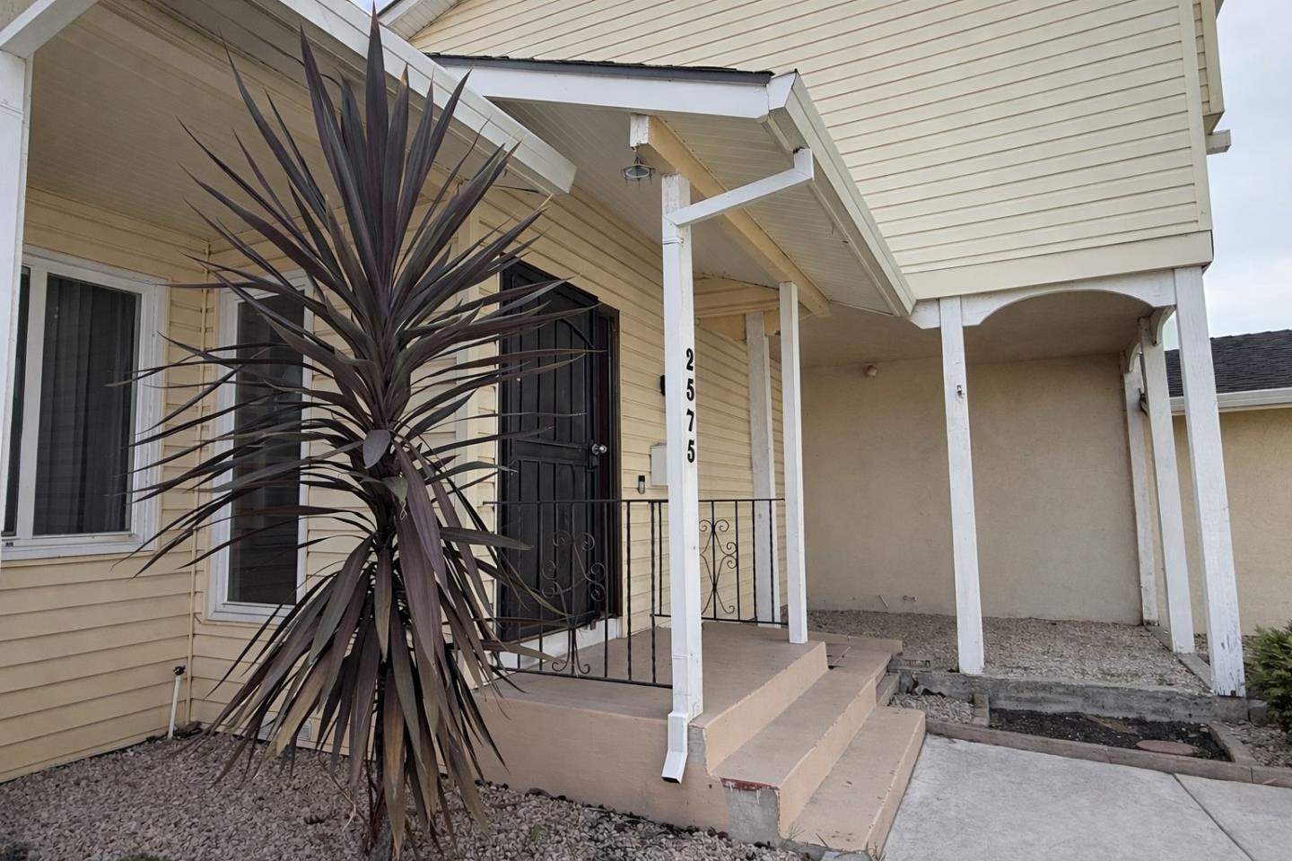 Detail Gallery Image 3 of 29 For 2575 Gumdrop Dr, San Jose,  CA 95148 - 4 Beds | 2/1 Baths