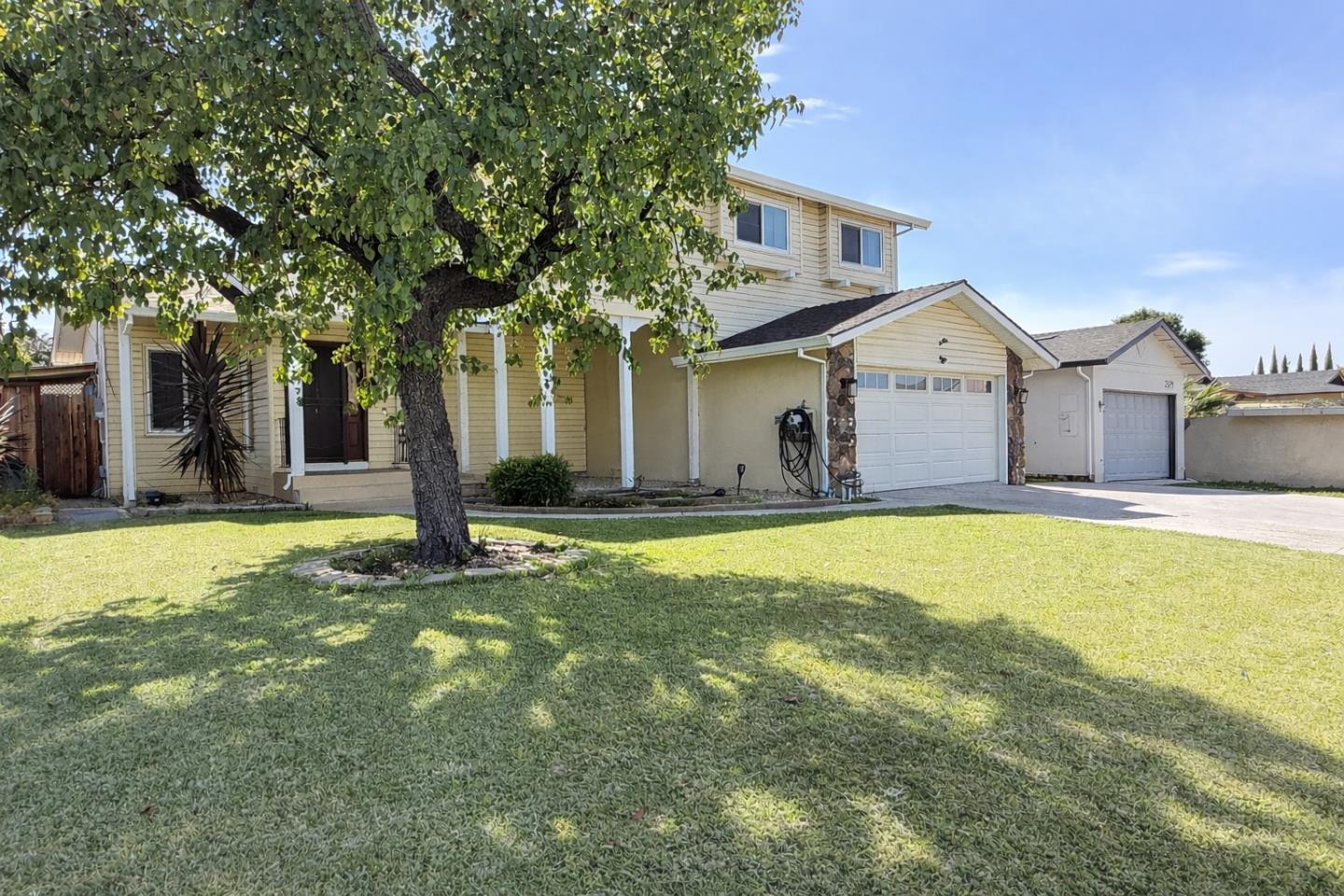 Detail Gallery Image 4 of 29 For 2575 Gumdrop Dr, San Jose,  CA 95148 - 4 Beds | 2/1 Baths