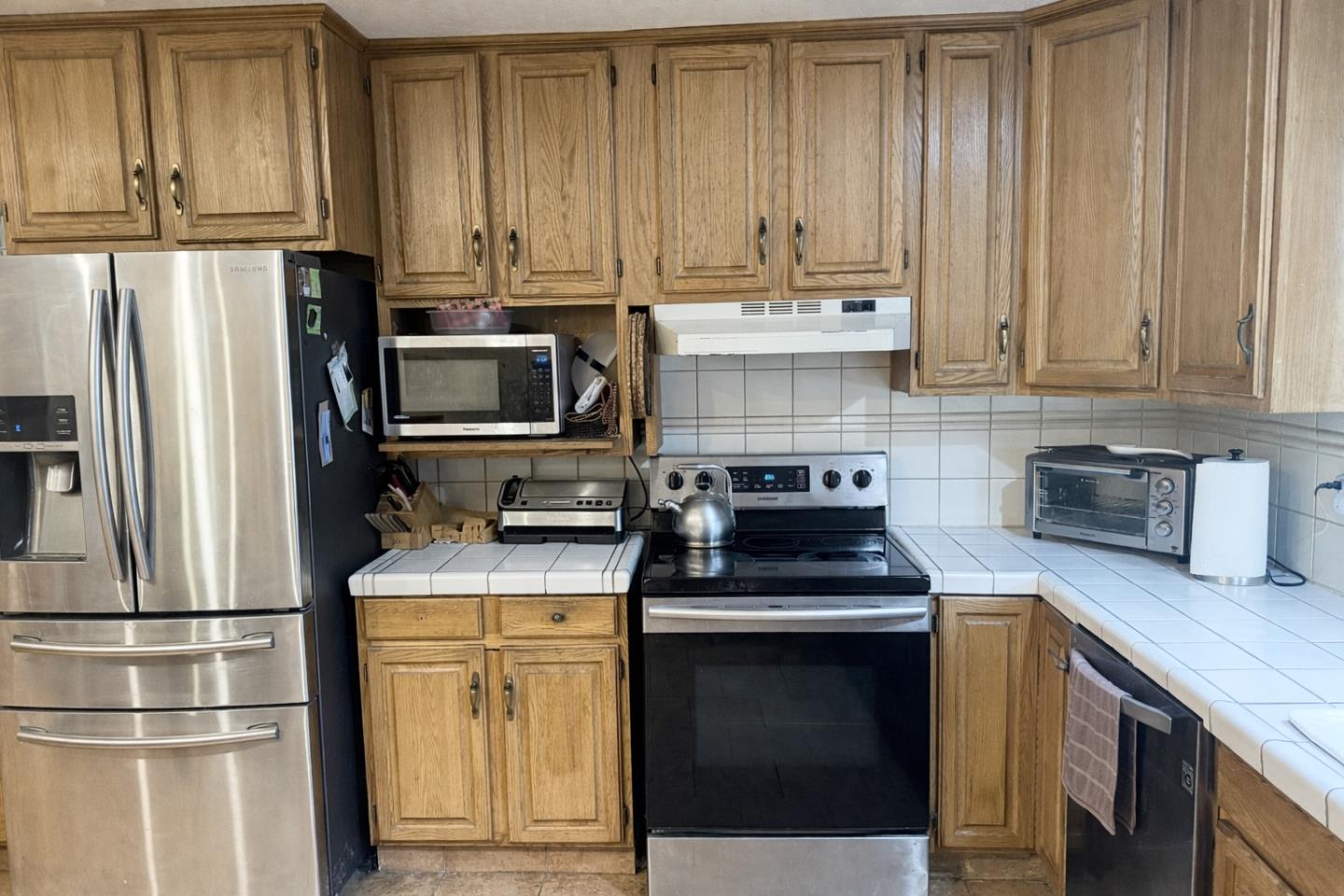 Detail Gallery Image 8 of 29 For 2575 Gumdrop Dr, San Jose,  CA 95148 - 4 Beds | 2/1 Baths