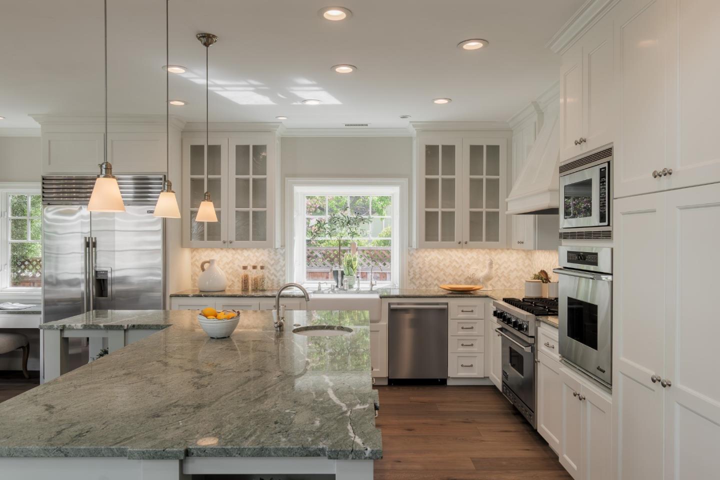 Detail Gallery Image 12 of 49 For 1205 Woodland Ave, Menlo Park,  CA 94025 - 5 Beds | 3 Baths