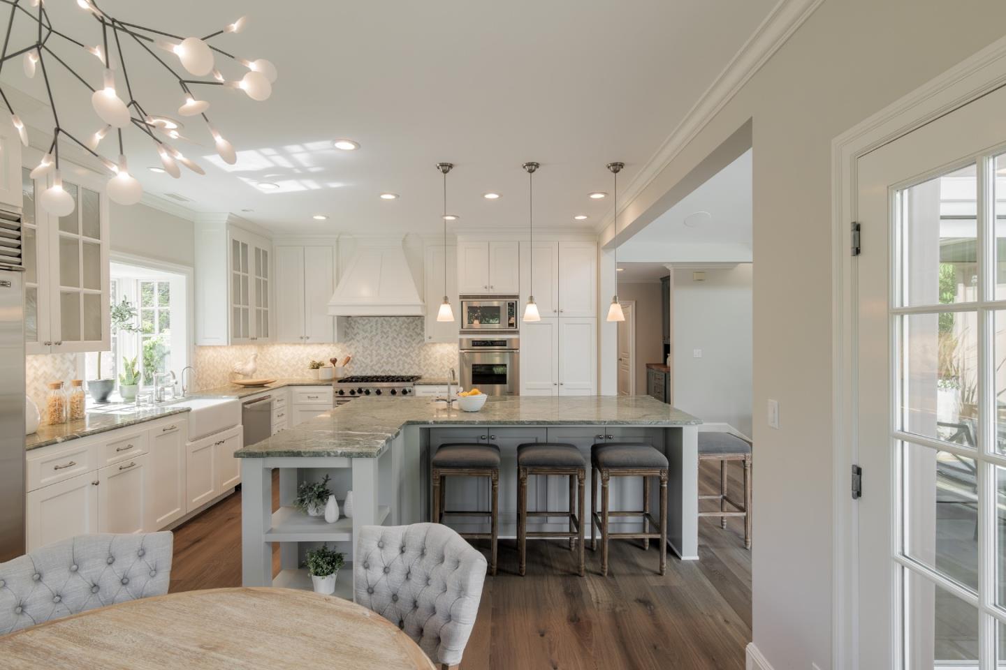 Detail Gallery Image 14 of 49 For 1205 Woodland Ave, Menlo Park,  CA 94025 - 5 Beds | 3 Baths